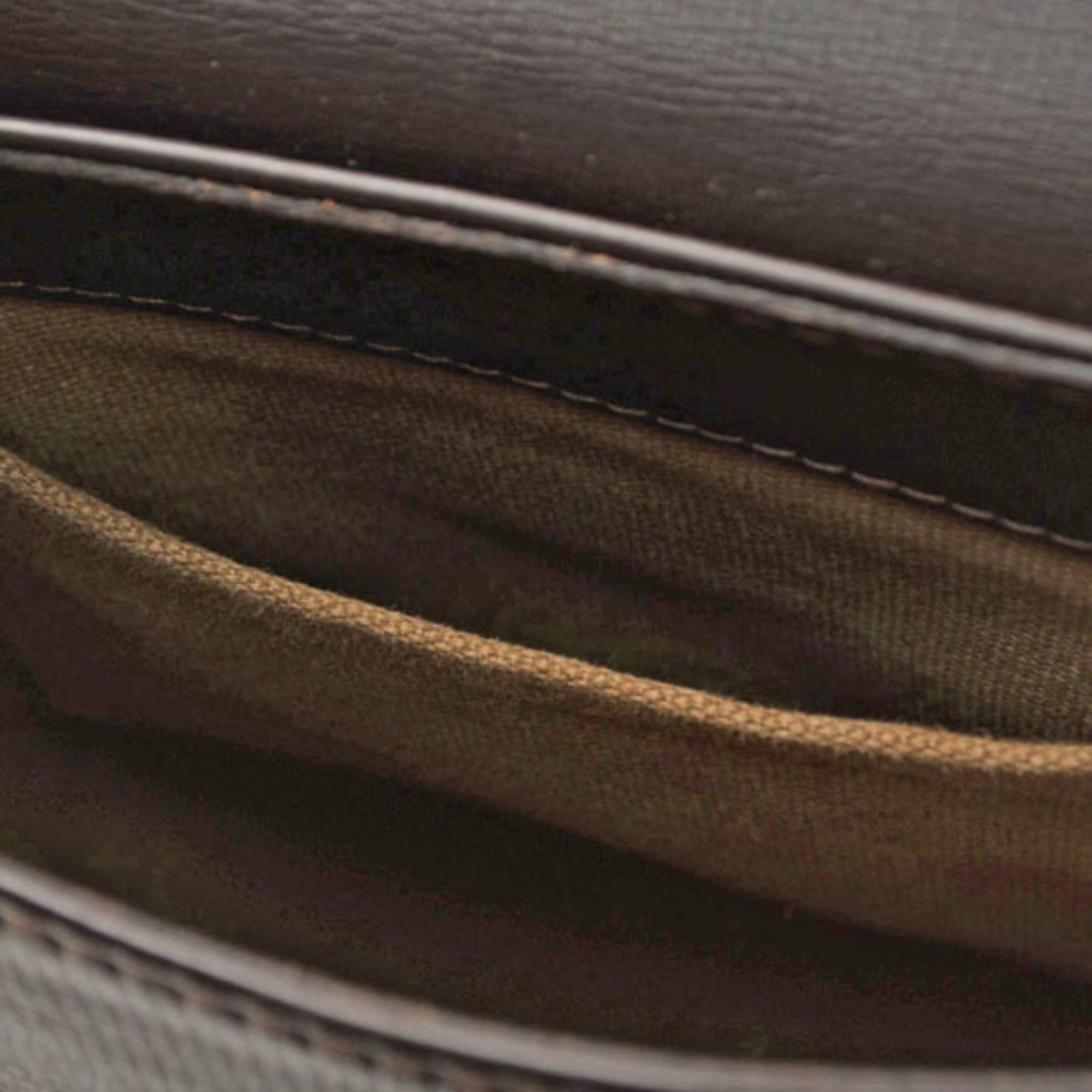 Louis Vuitton Coffee Leather Shoulder Bag (Pre-Owned)
