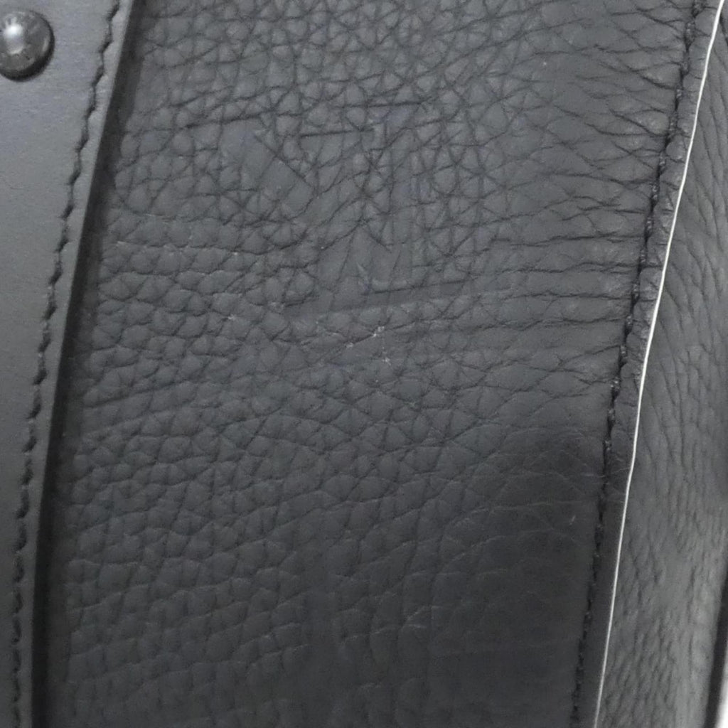 Louis Vuitton Black Leather Shoulder Bag (Pre-Owned)