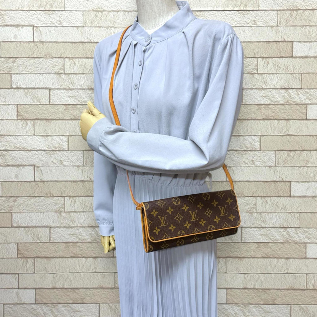 Louis Vuitton Monogram Brown Monogram Pochette Shoulder Bag (Pre-Owned)