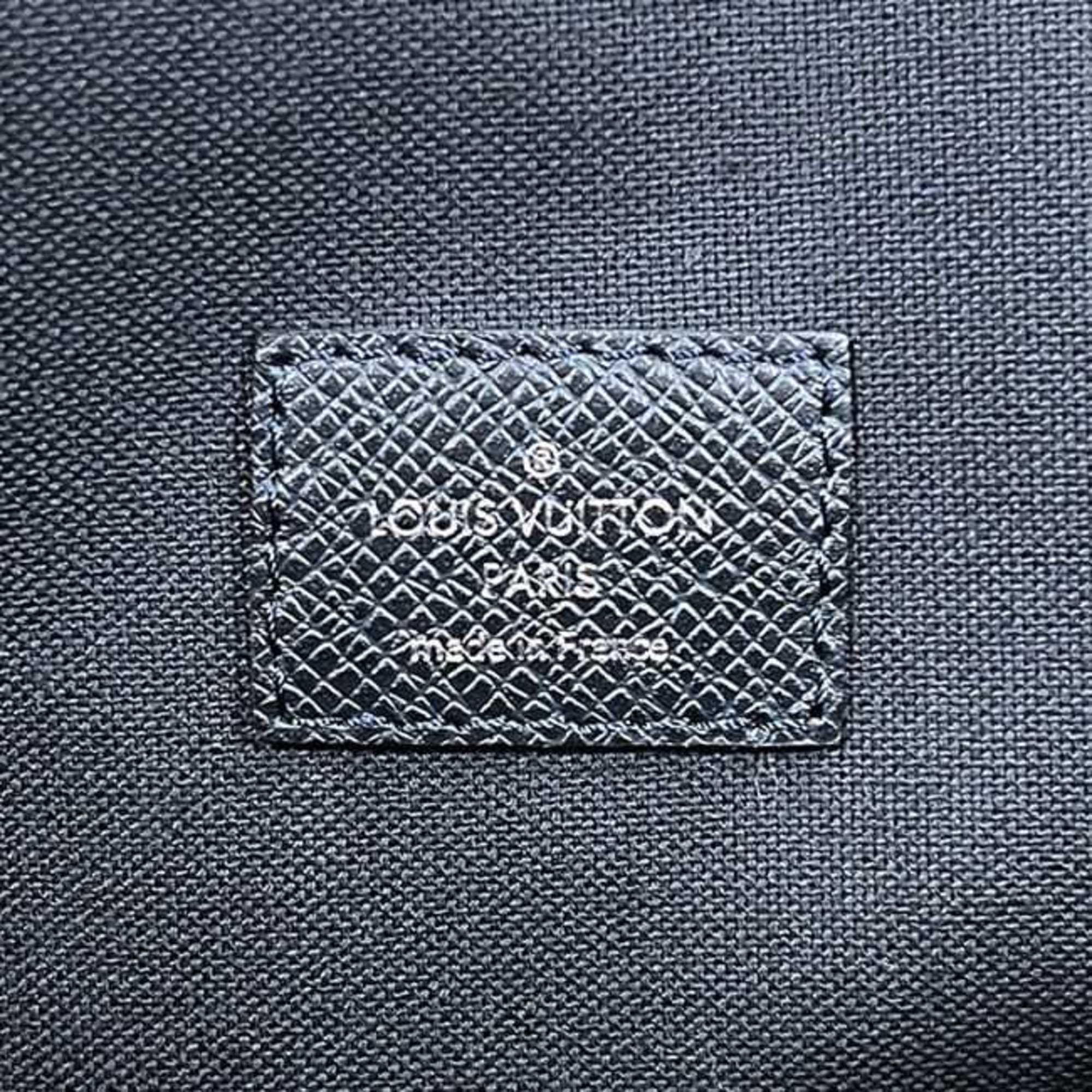 Louis Vuitton Taiga Boreal Navy Taiga Leather Shoulder Bag (Pre-Owned)