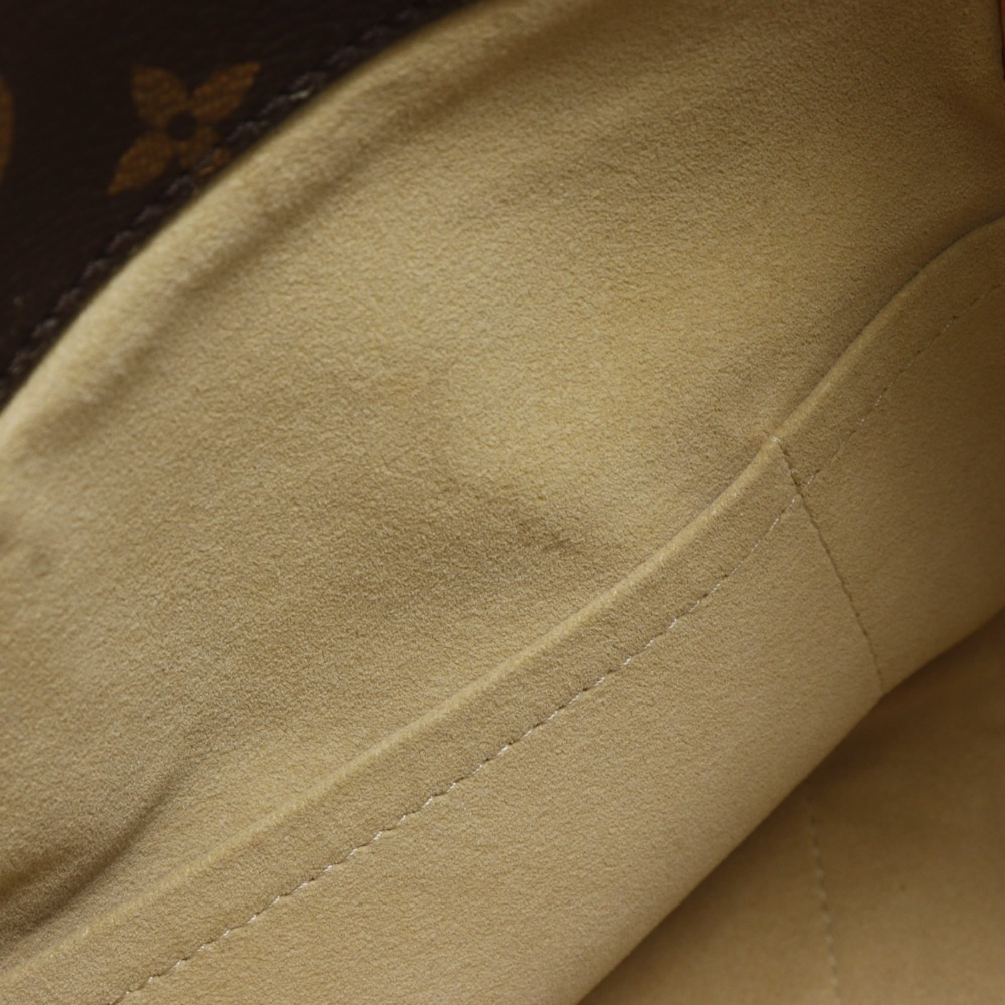 Louis Vuitton Brown Monogram Monogram Shoulder Bag (Pre-Owned)