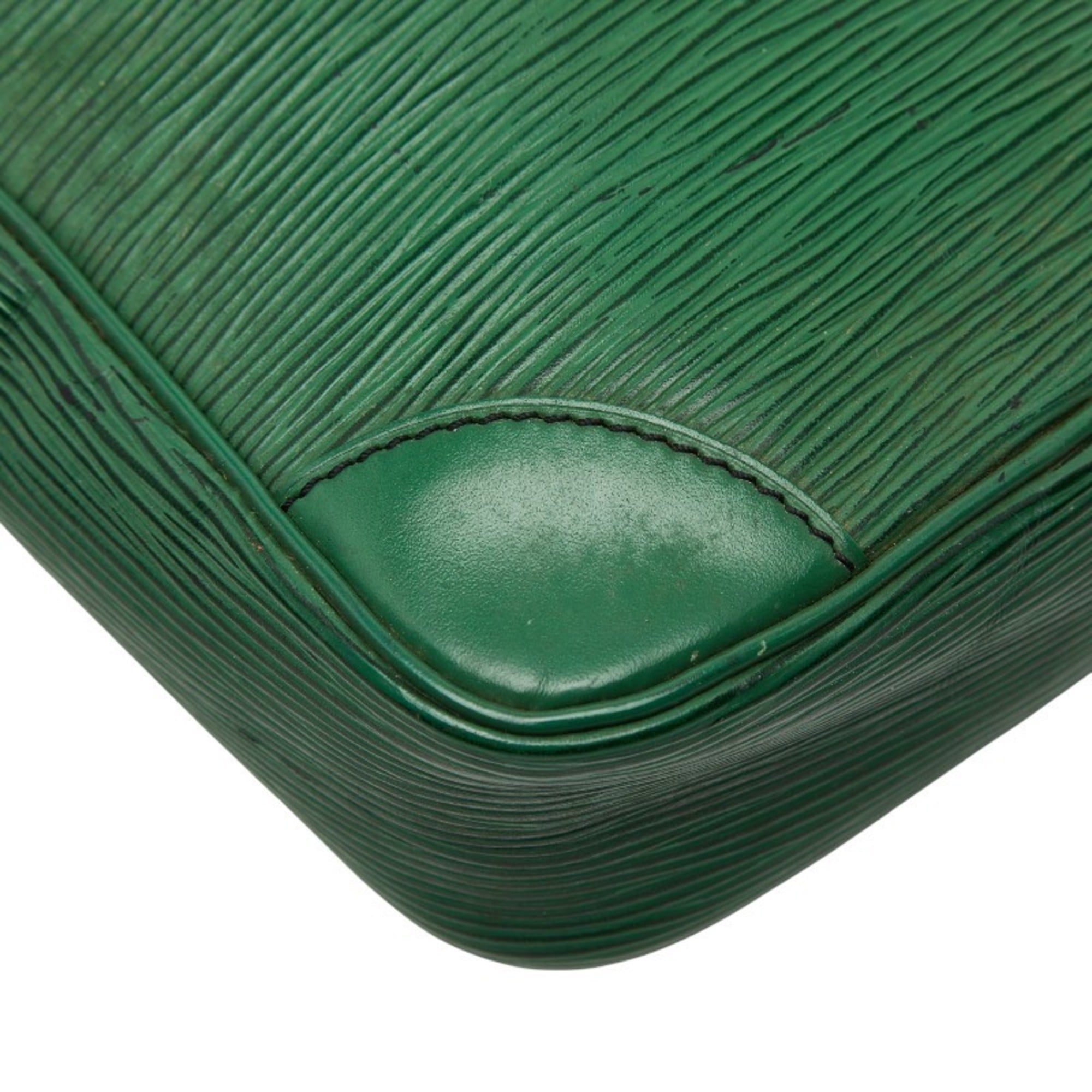 Louis Vuitton Epi Borneo Green Leather Shoulder Bag (Pre-Owned)