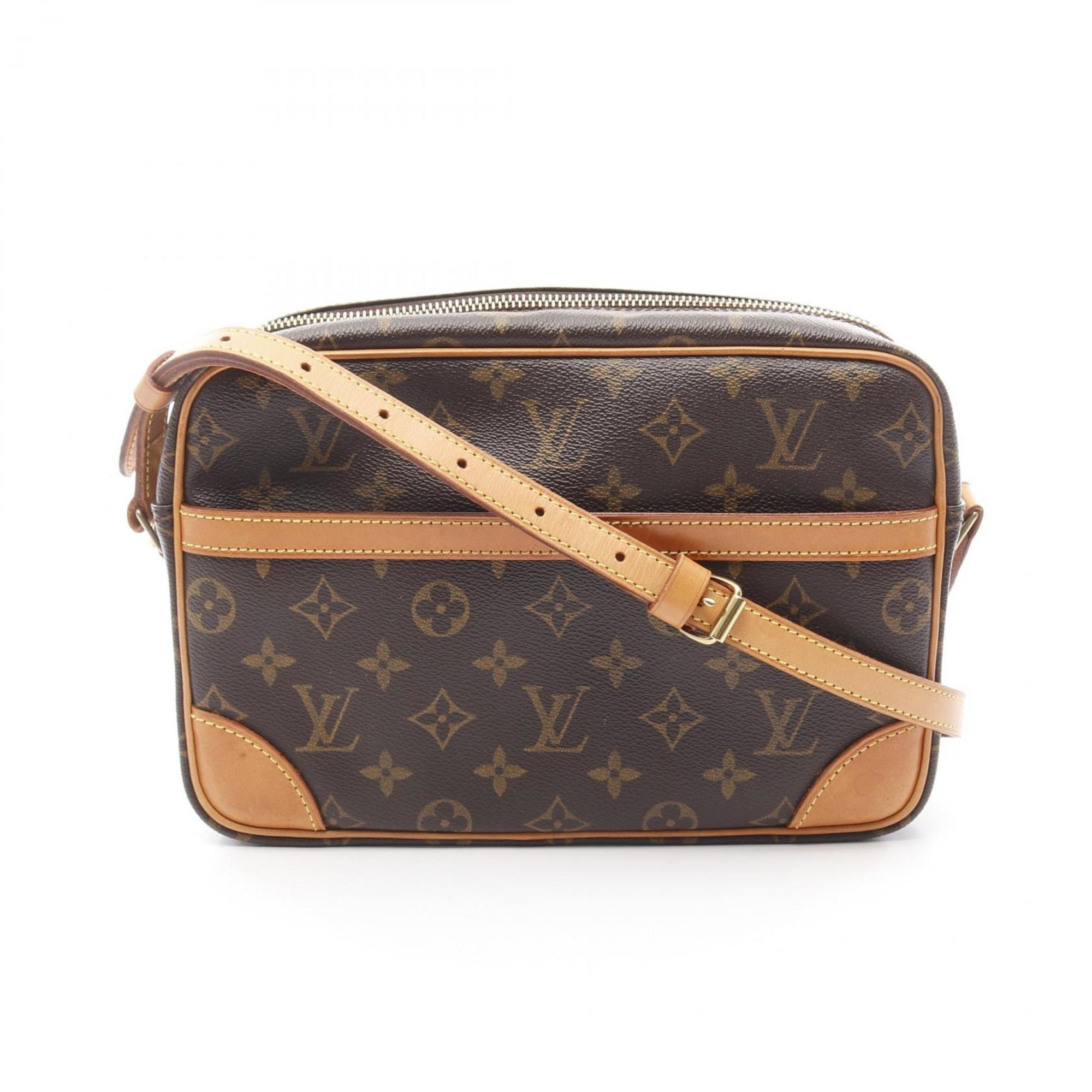 Louis Vuitton Brown Coated Canvas Shoulder Bag (Pre-Owned)