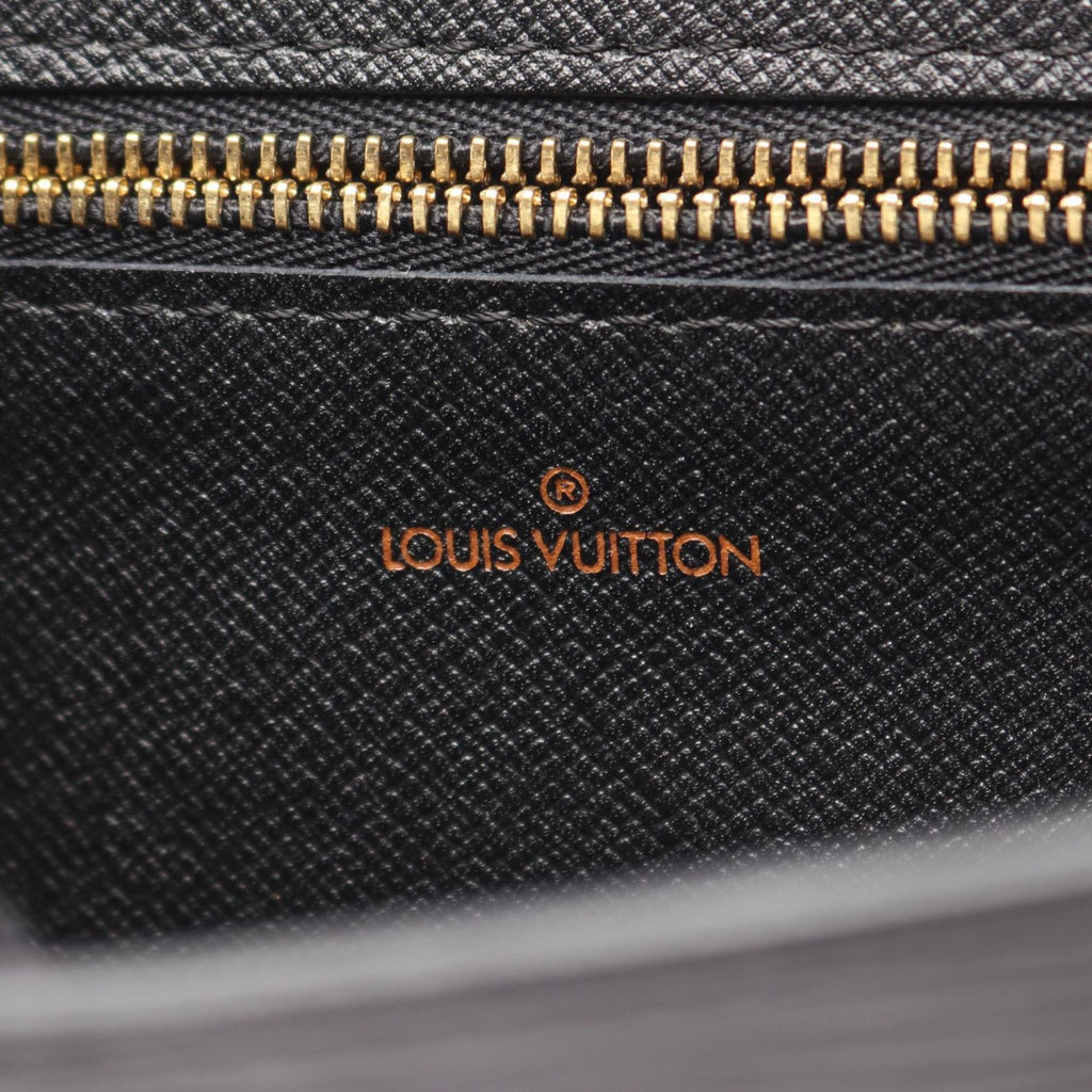 Louis Vuitton Black Noir Epi Leather Clutch Bag (Pre-Owned)
