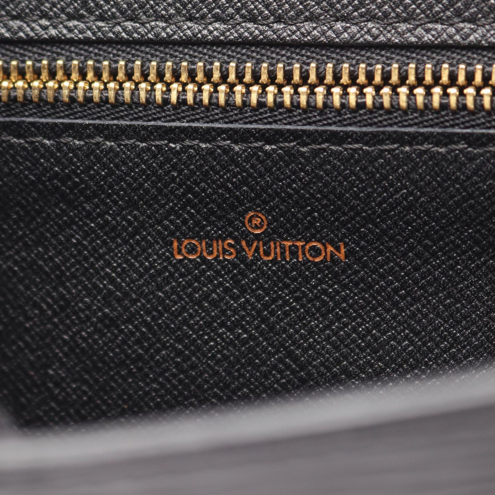 Louis Vuitton Black Noir Epi Leather Clutch Bag (Pre-Owned)