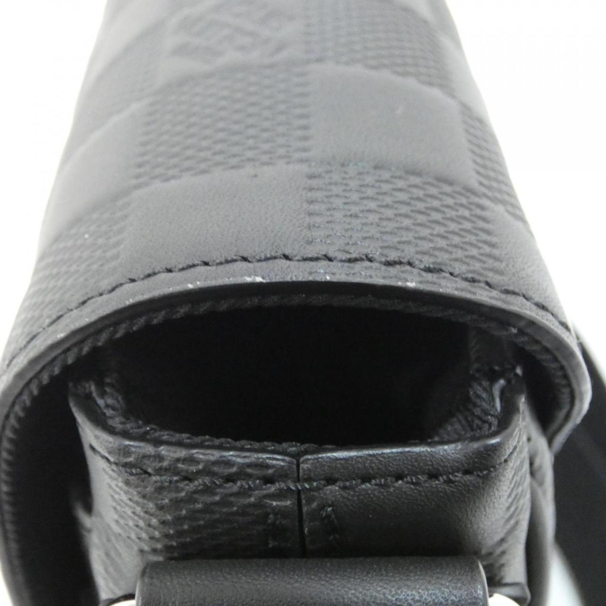 Louis Vuitton Black Leather Shoulder Bag (Pre-Owned)