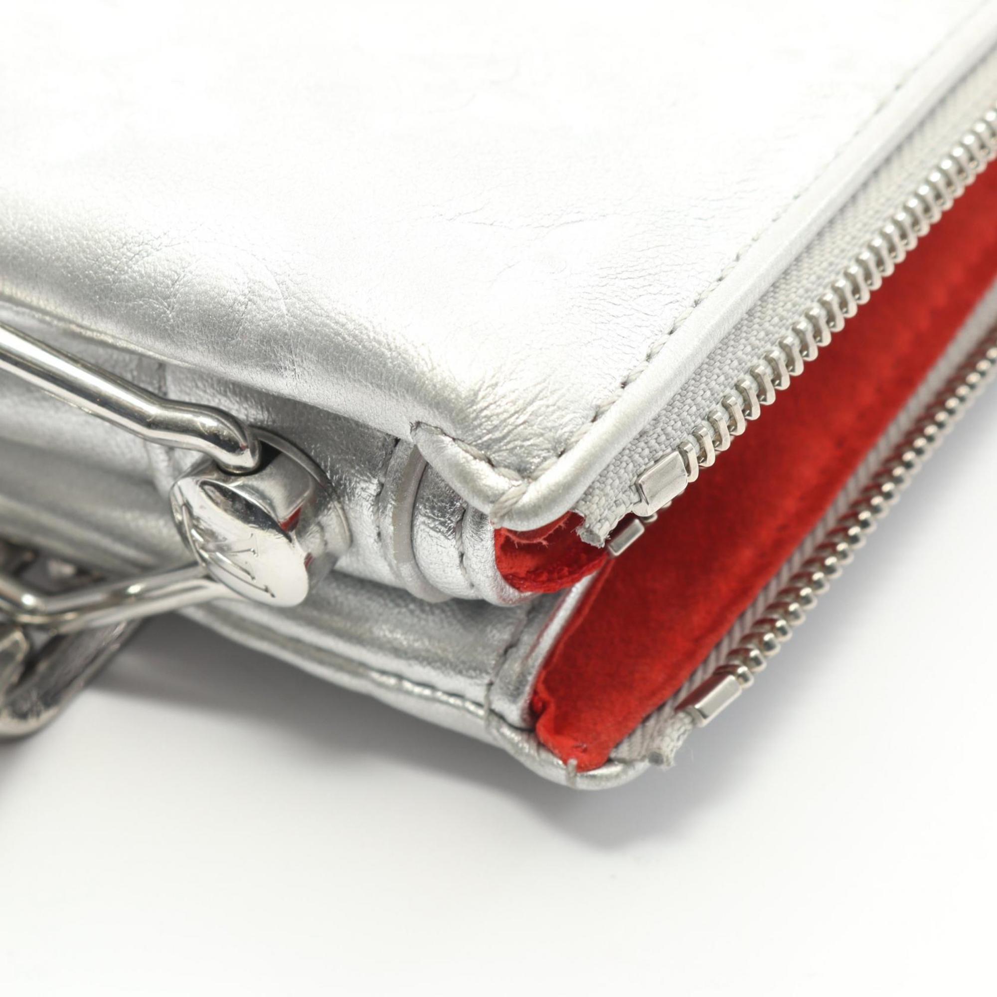 Louis Vuitton Silver Leather Shoulder Bag (Pre-Owned)