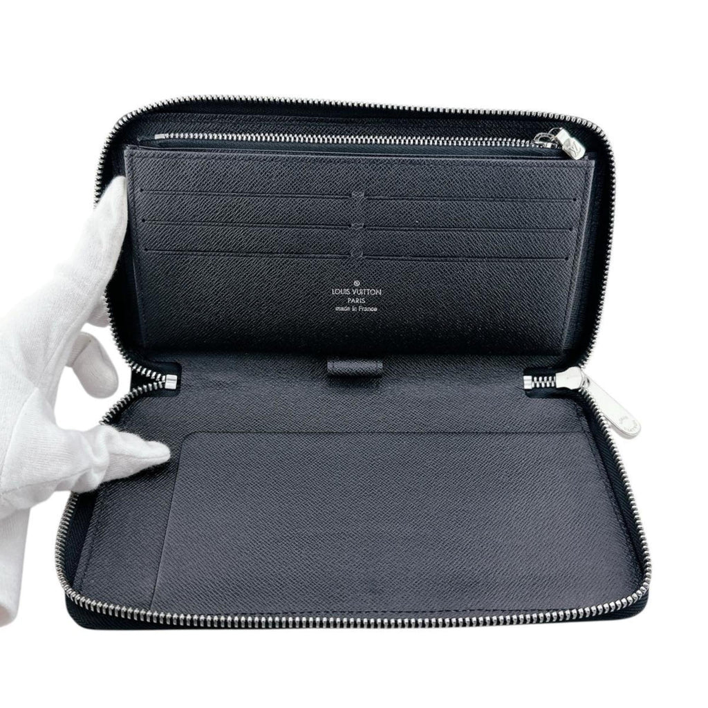 Louis Vuitton Noir Epi Leather Long Wallet (Bi-Fold) (Pre-Owned)
