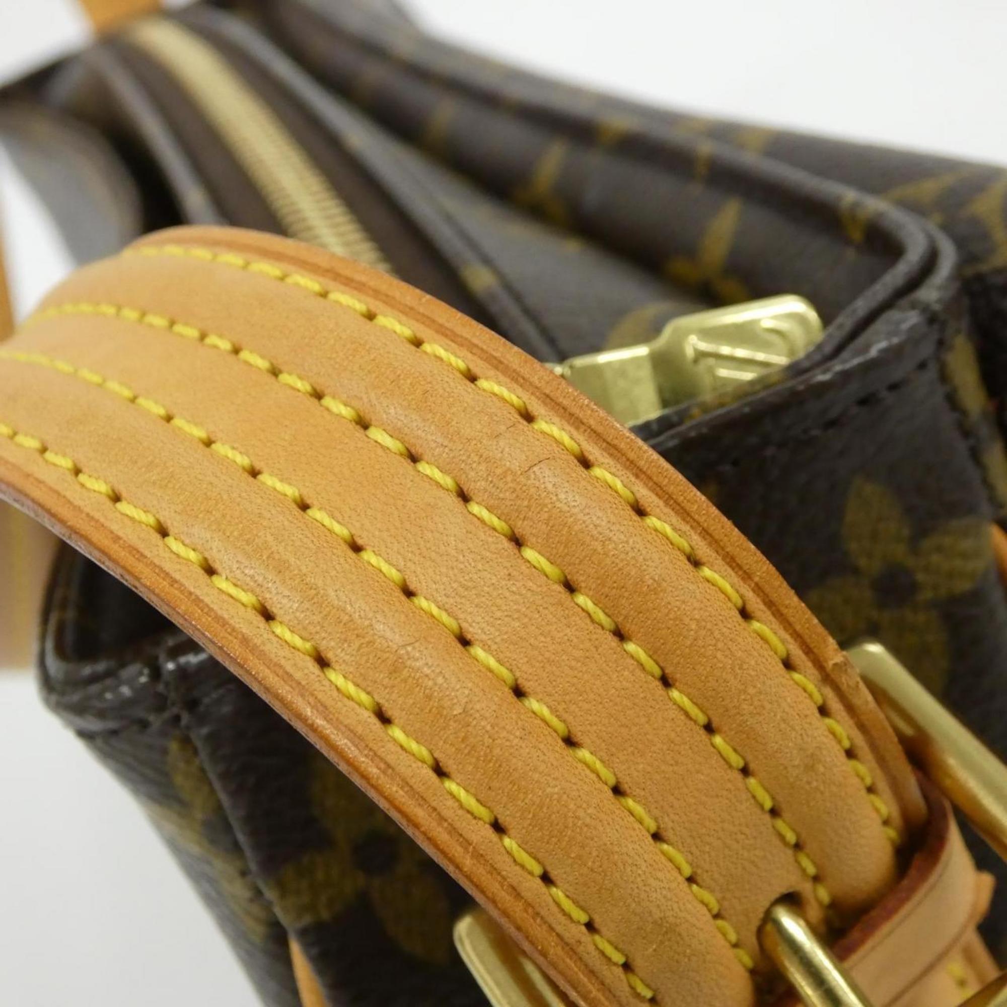 Louis Vuitton Marron Coated Canvas Shoulder Bag (Pre-Owned)