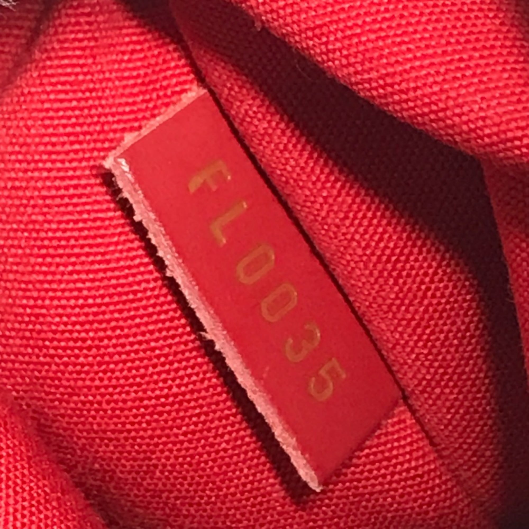 Louis Vuitton Red Color Epi Leather Shoulder Bag (Pre-Owned)