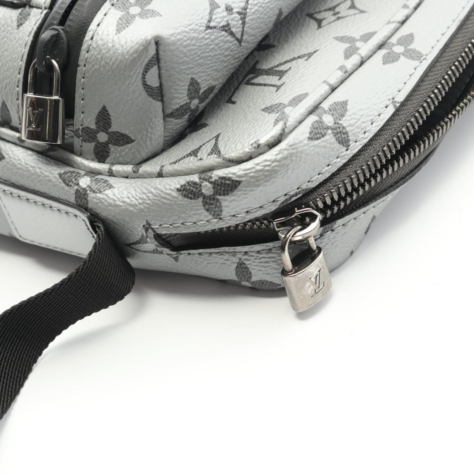 Louis Vuitton Silver Coated Canvas Shoulder Bag (Pre-Owned)