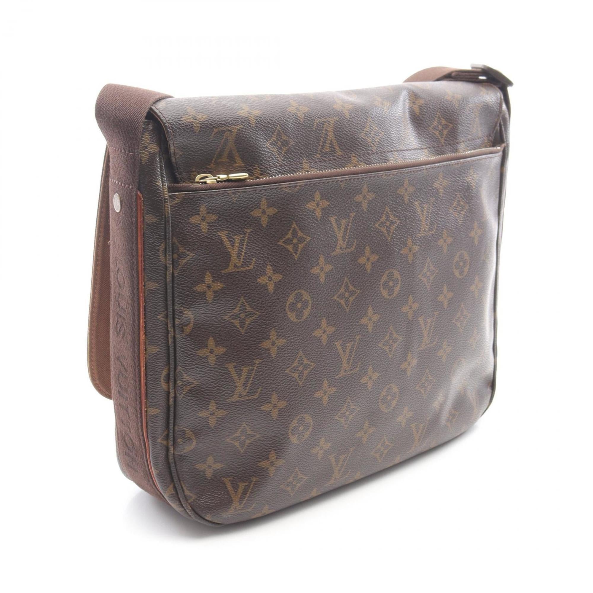 Louis Vuitton Brown Monogram Monogram Shoulder Bag (Pre-Owned)