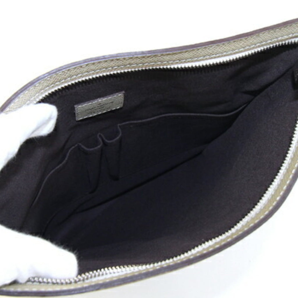 Louis Vuitton Taiga Polaire Taiga Leather Shoulder Bag (Pre-Owned)