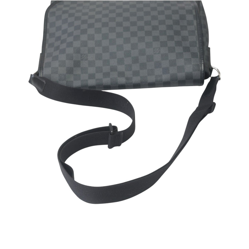 Louis Vuitton Black Damier Graphite Damier Graphite Shoulder Bag (Pre-Owned)