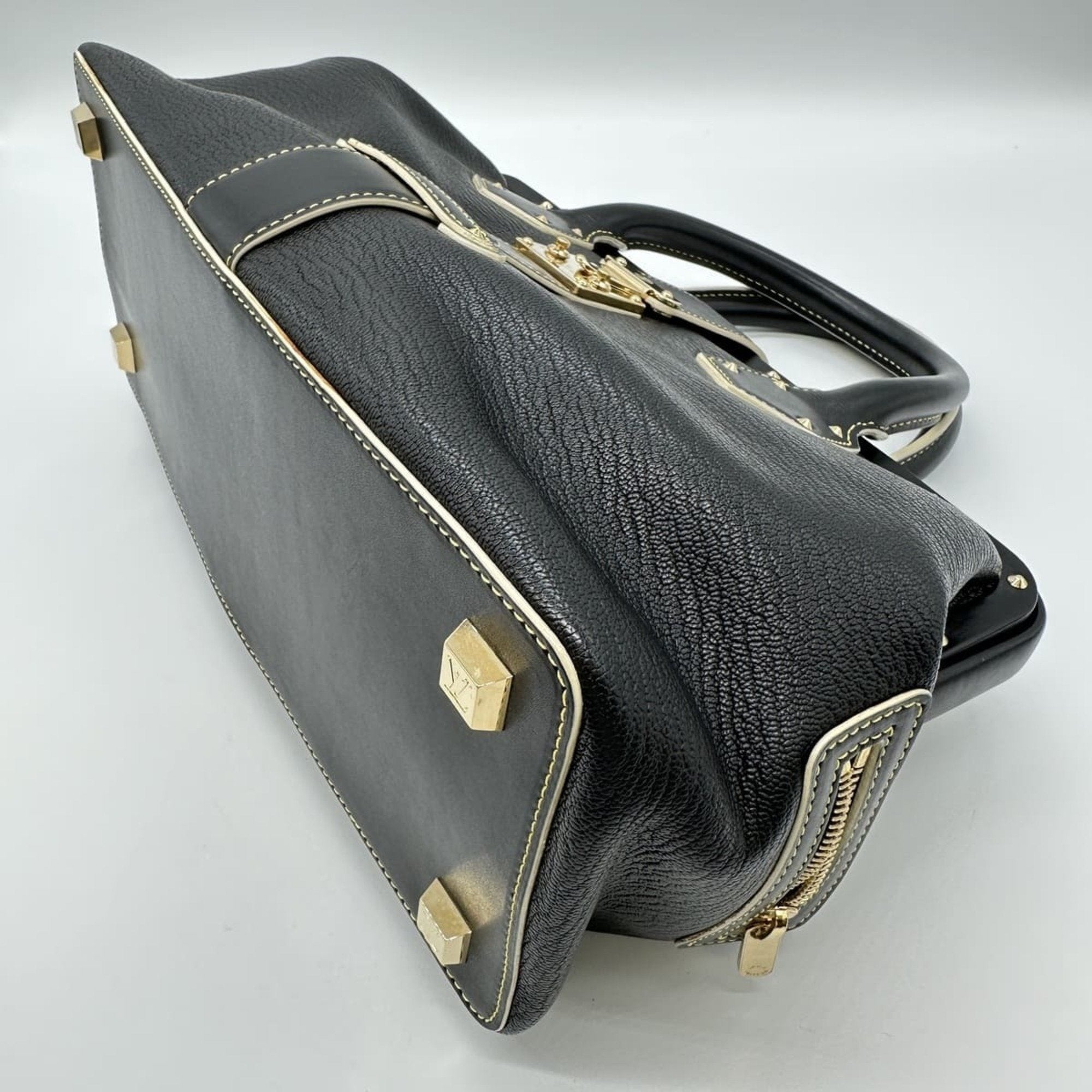 Louis Vuitton Black Suhali Leather Handbag (Pre-Owned)