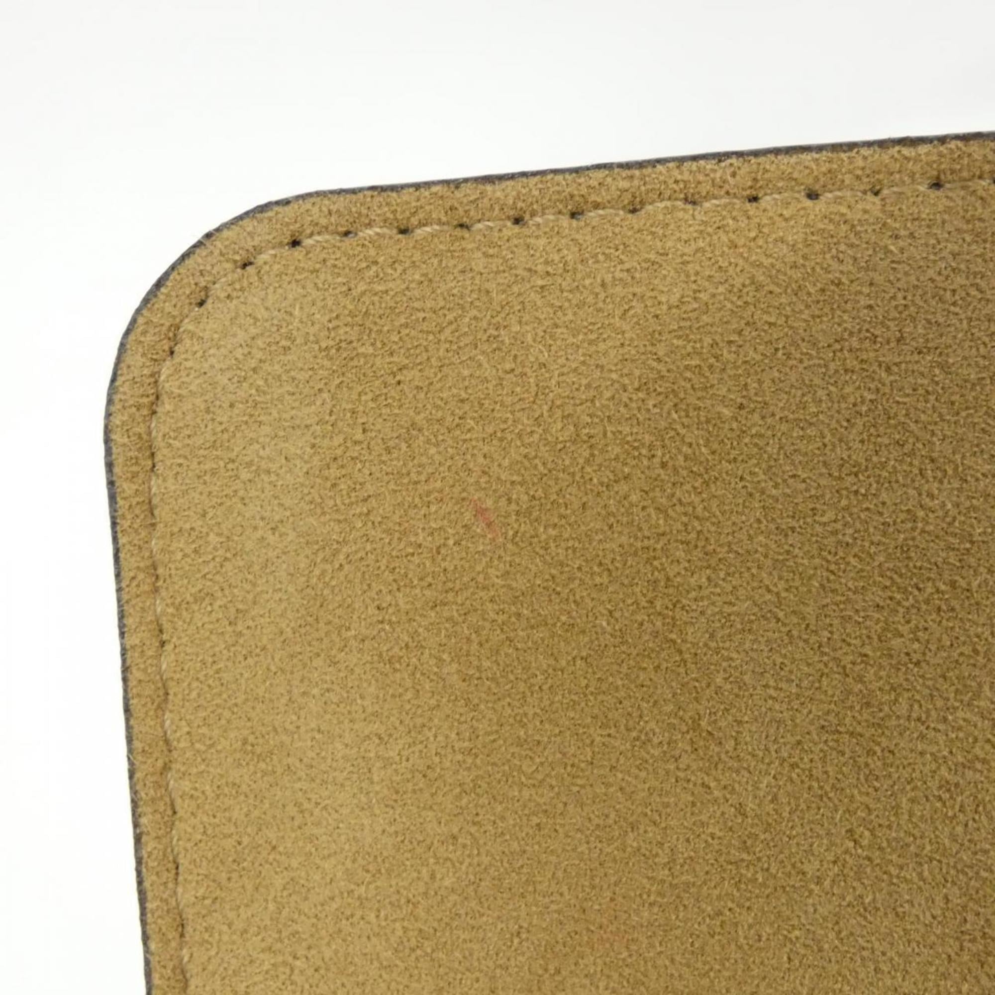 Louis Vuitton Blanc Leather Shoulder Bag (Pre-Owned)