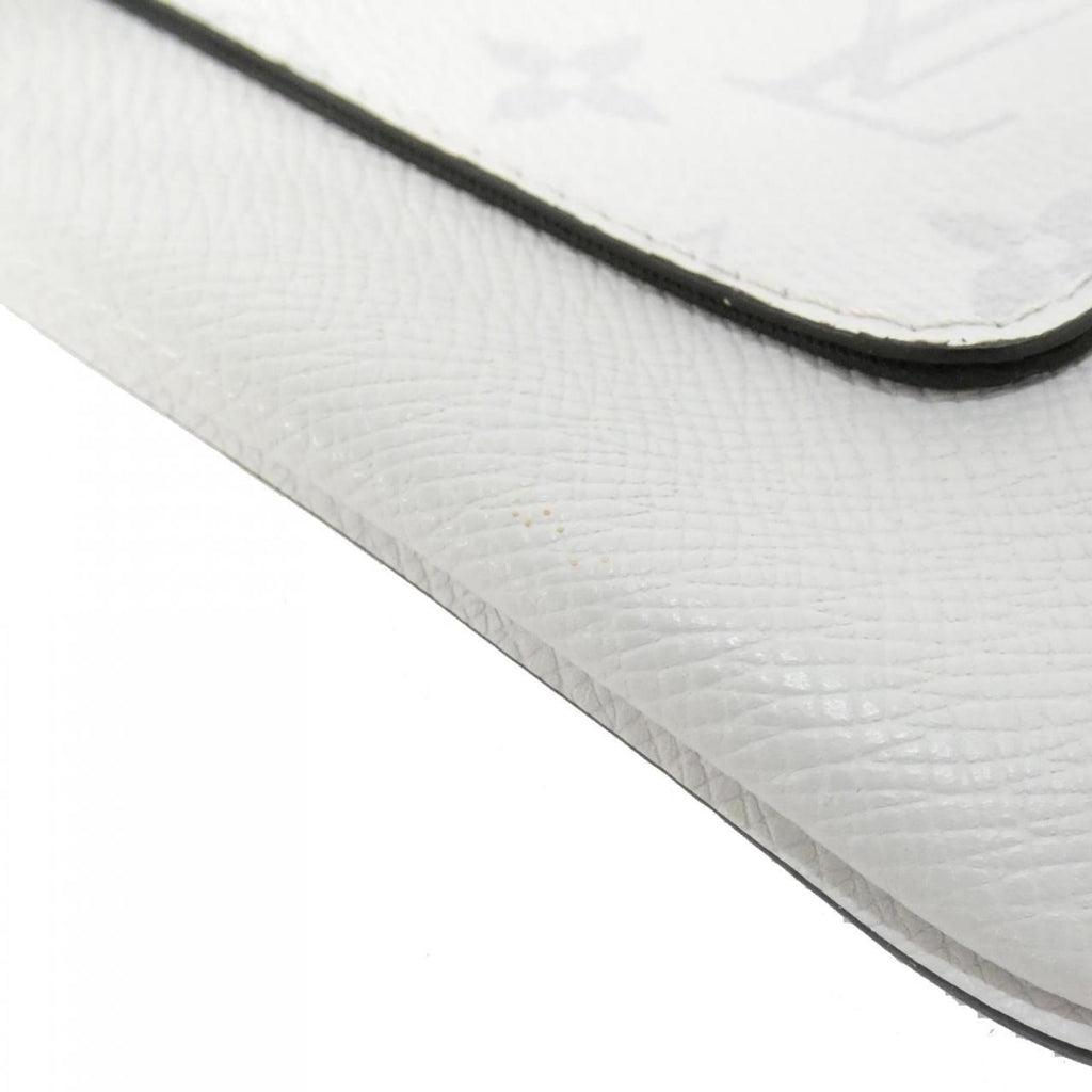 Louis Vuitton White Taigarama Shoulder Bag (Pre-Owned)