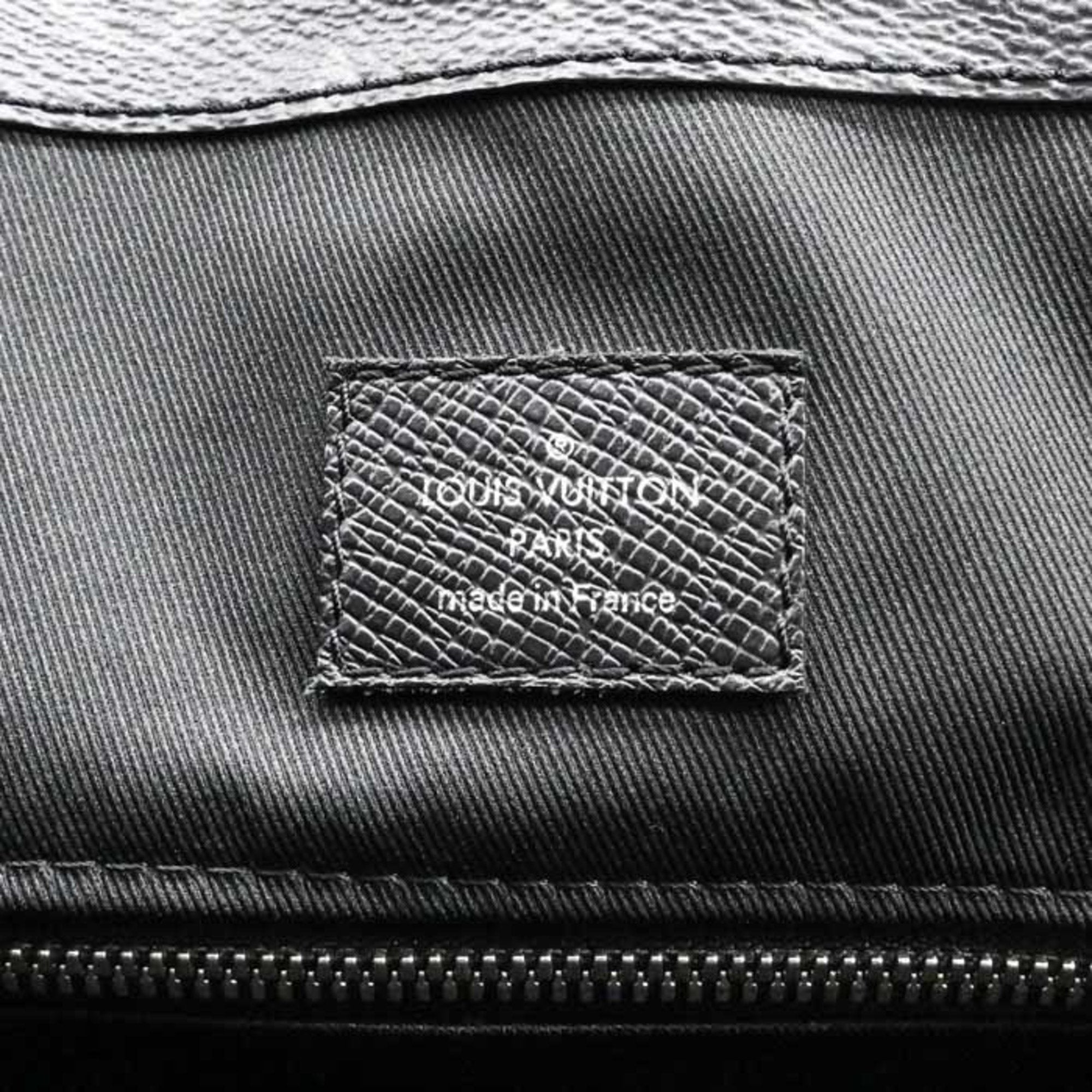 Louis Vuitton Black Noir Taigarama Handbag Shoulder Bag Tote Bag (Pre-Owned)