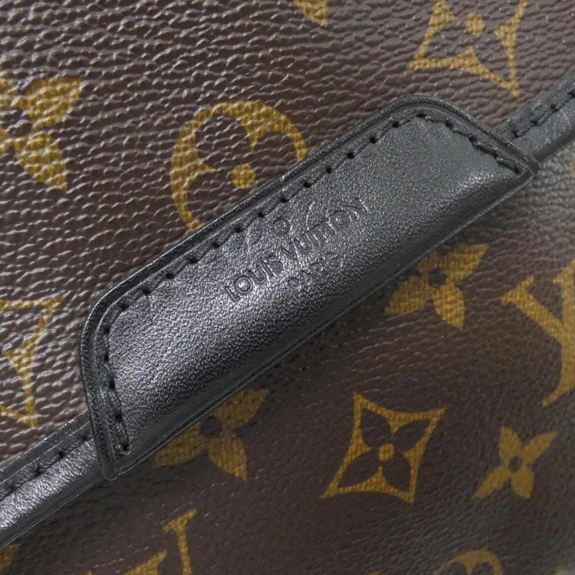 Louis Vuitton Marron Coated Canvas Shoulder Bag (Pre-Owned)