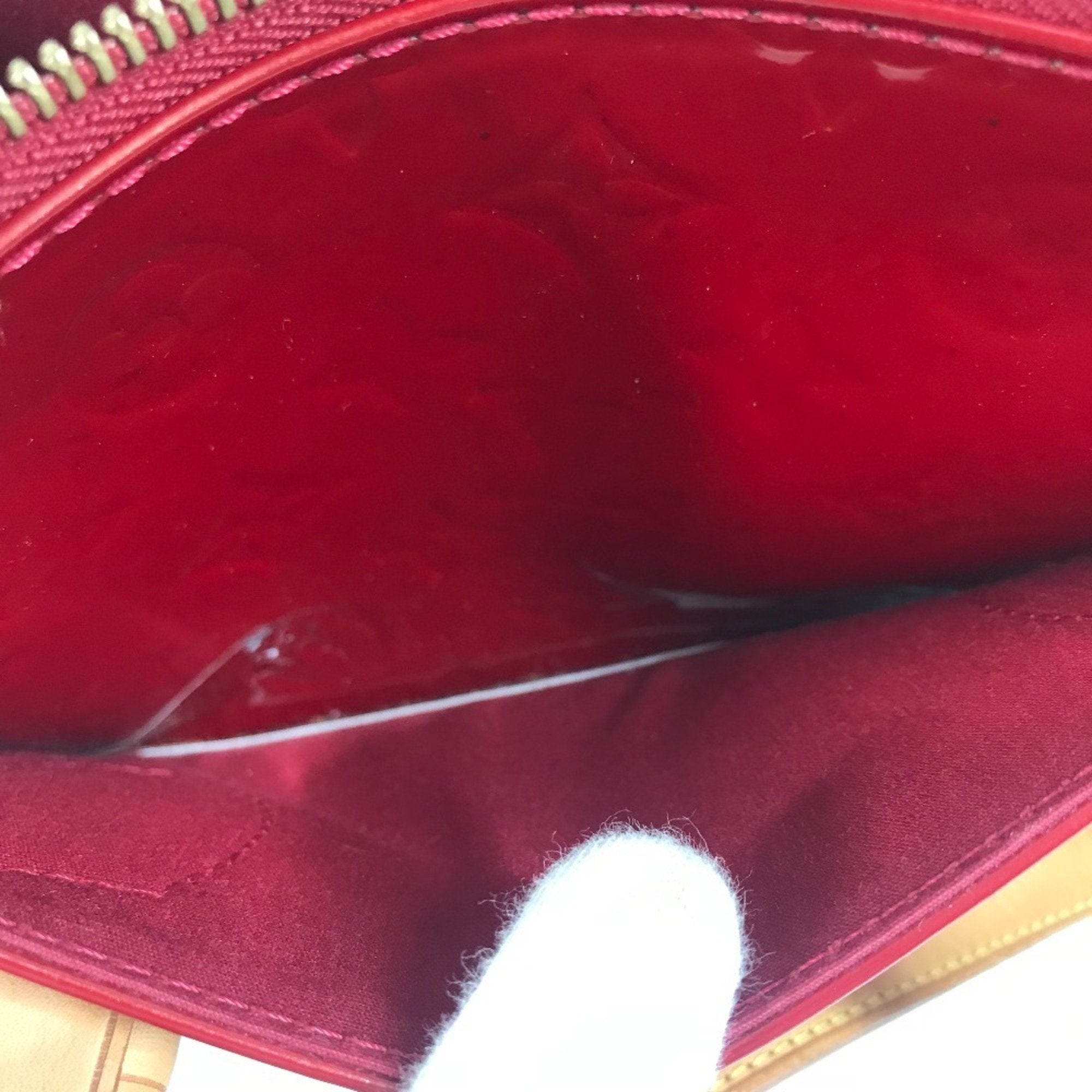 Louis Vuitton Pomme D'amour Red Color Monogram Vernis Shoulder Bag Tote Bag (Pre-Owned)