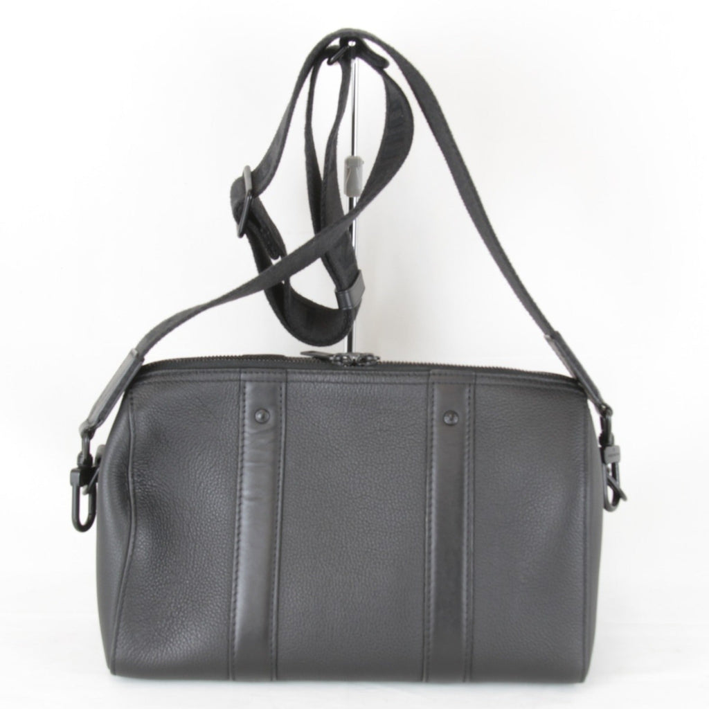 Louis Vuitton Black Leather Shoulder Bag (Pre-Owned)
