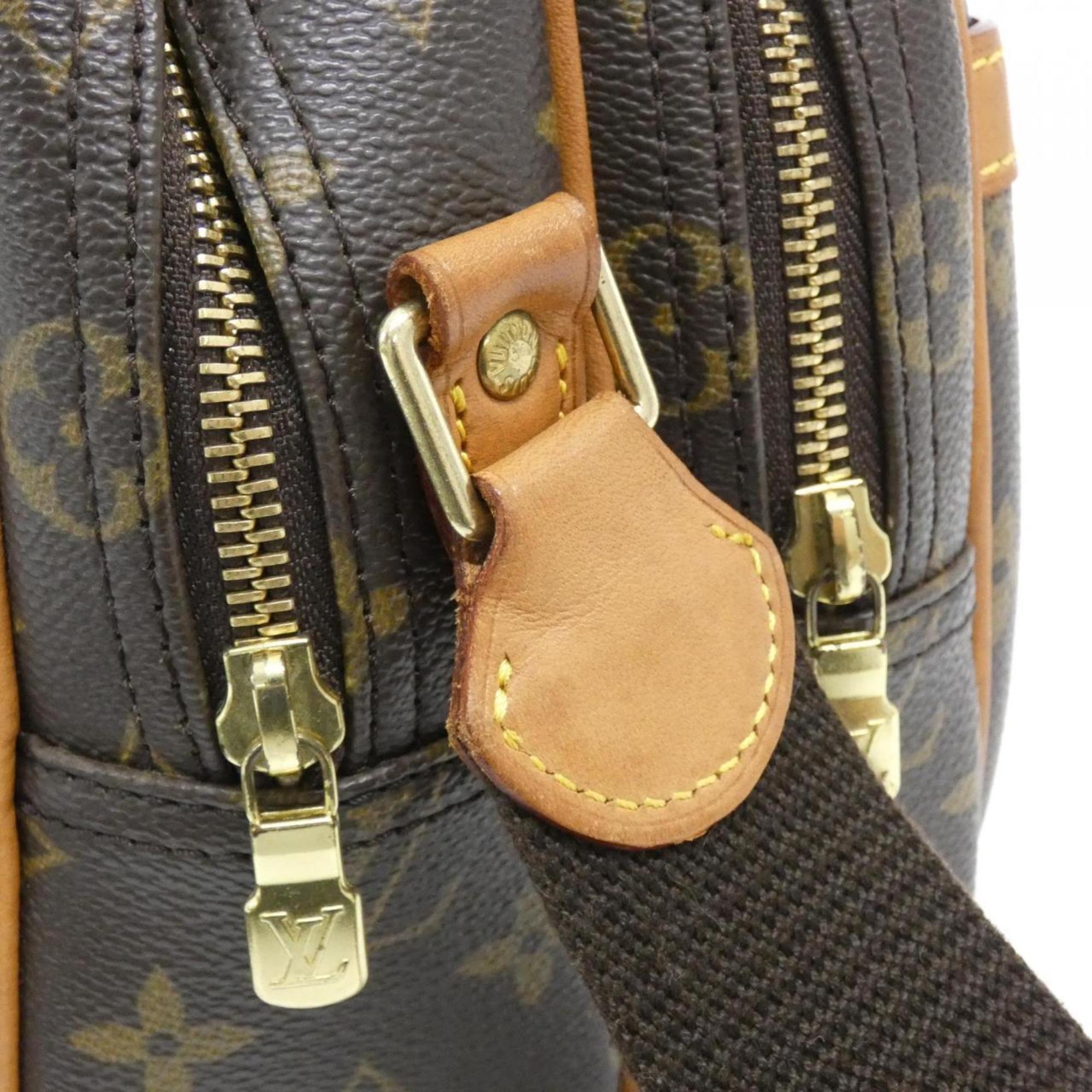 Louis Vuitton Marron Coated Canvas Shoulder Bag (Pre-Owned)