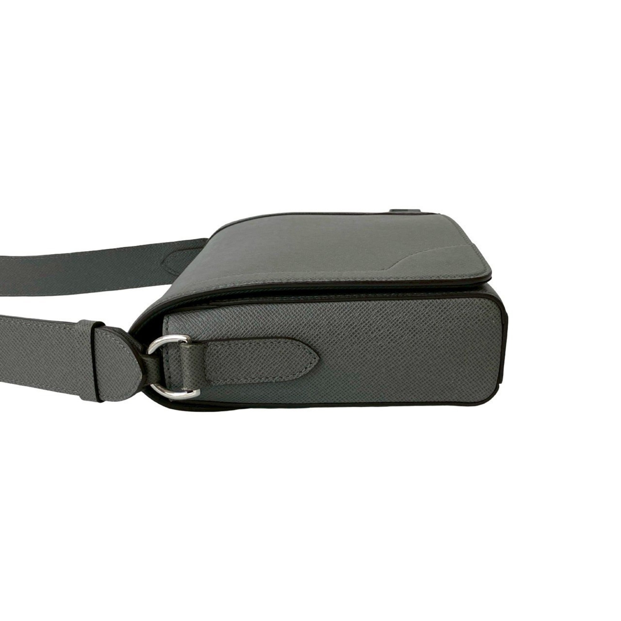 Louis Vuitton Gray Leather Shoulder Bag (Pre-Owned)