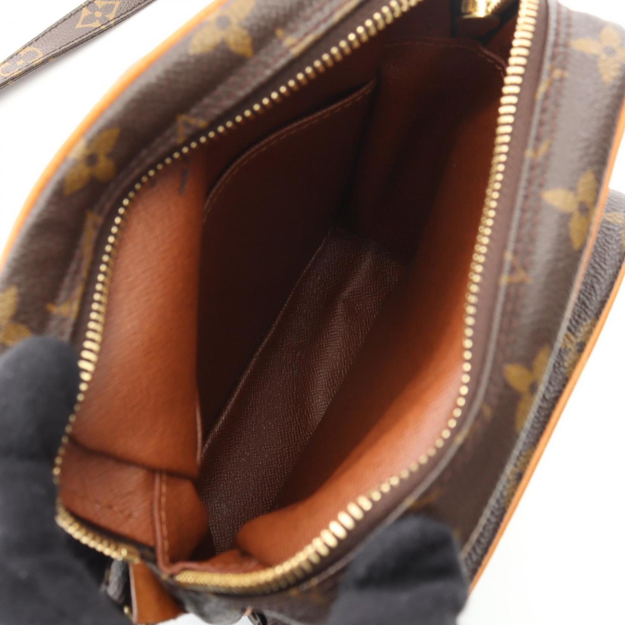 Louis Vuitton Brown Coated Canvas Leather Shoulder Bag (Pre-Owned)