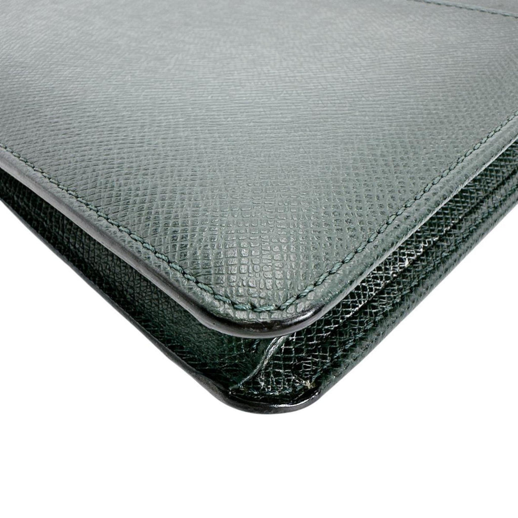 Louis Vuitton Episea Green Taiga Leather Clutch Bag (Pre-Owned)