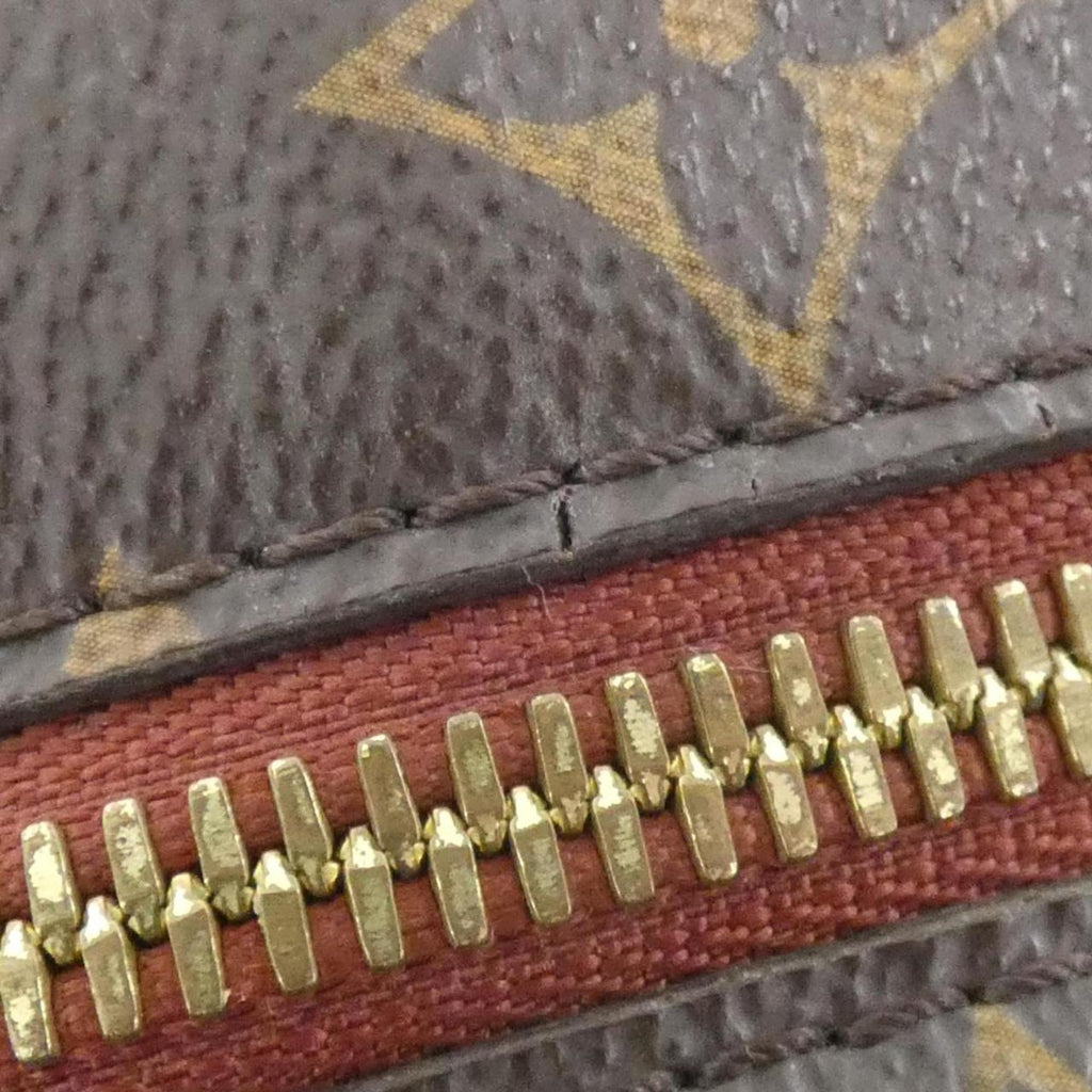 Louis Vuitton Marron Coated Canvas Shoulder Bag (Pre-Owned)