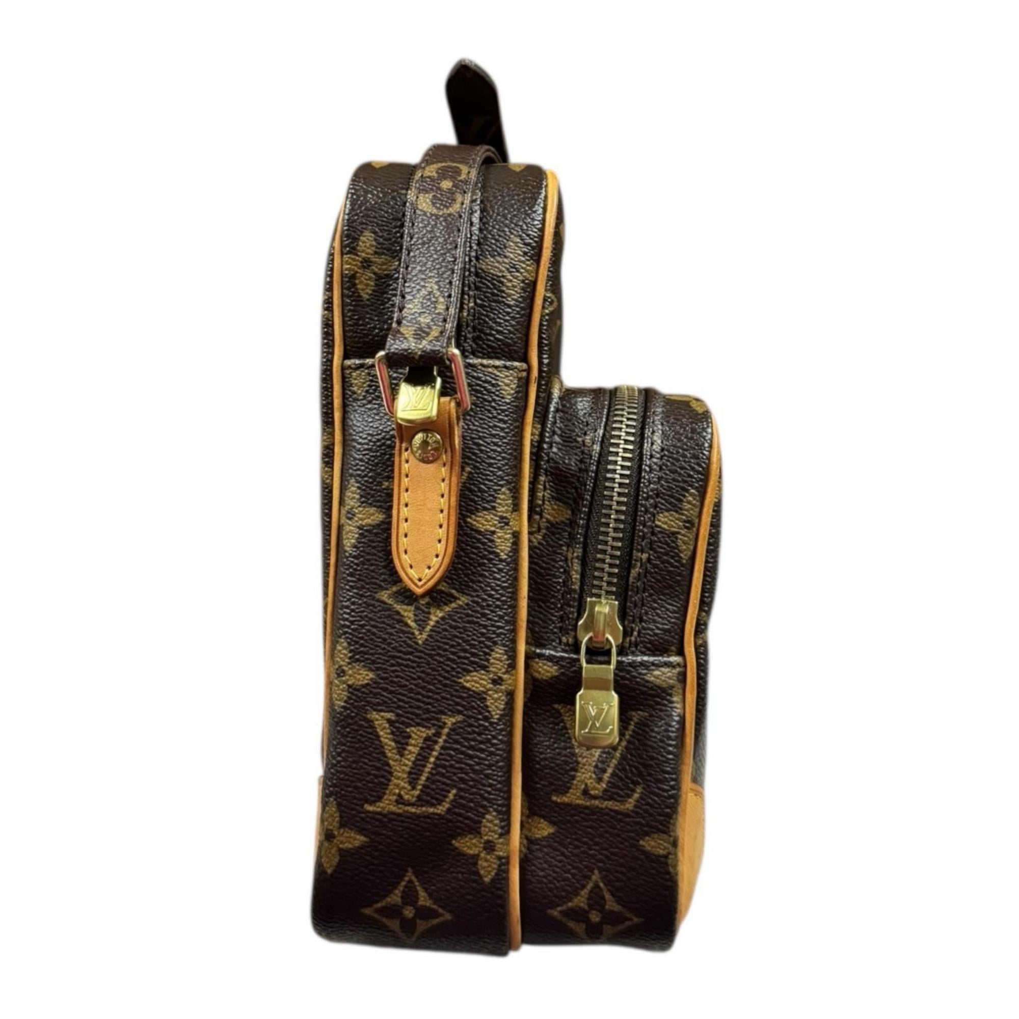 Louis Vuitton Brown Monogram Canvas Shoulder Bag (Pre-Owned)