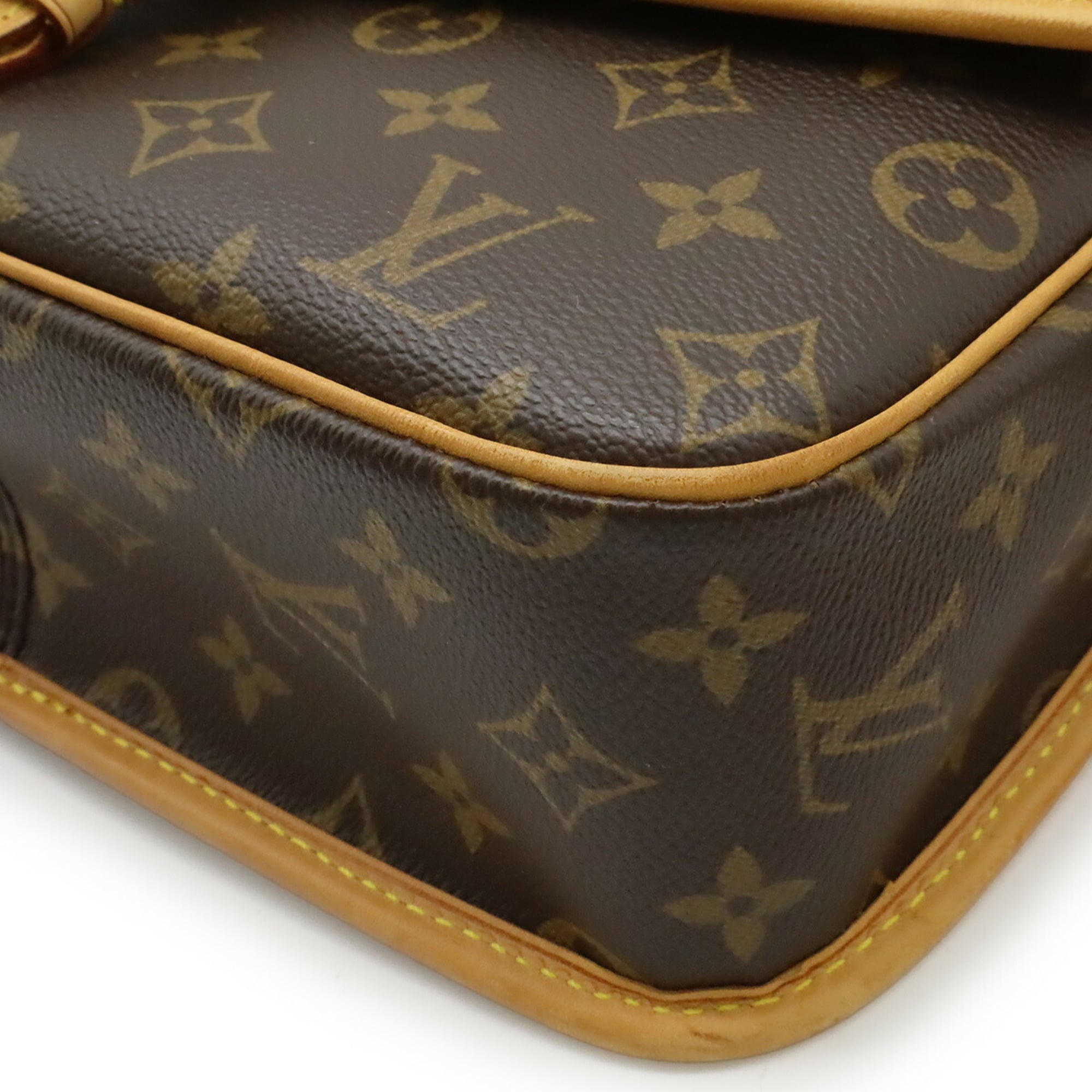 Louis Vuitton Monogram Brown Monogram Shoulder Bag (Pre-Owned)
