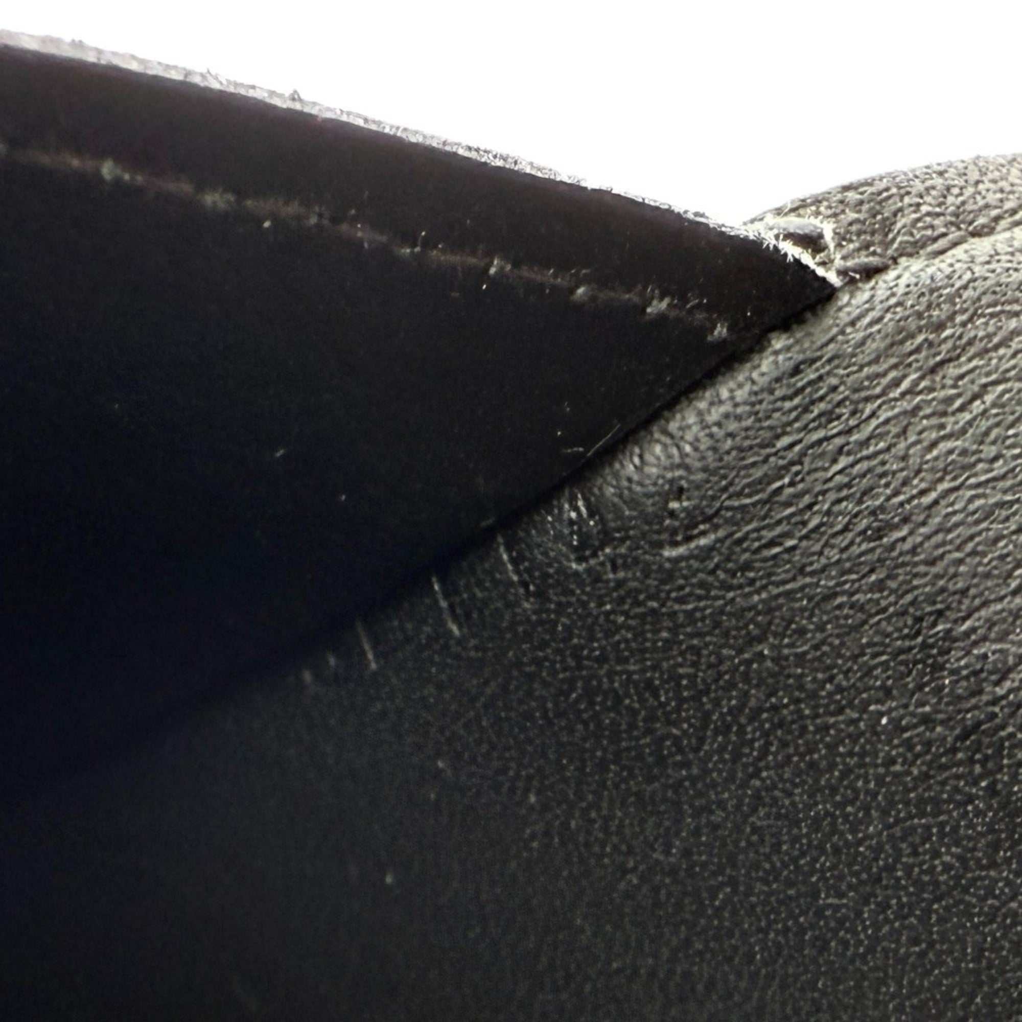 Louis Vuitton Black Leather (Pre-Owned)