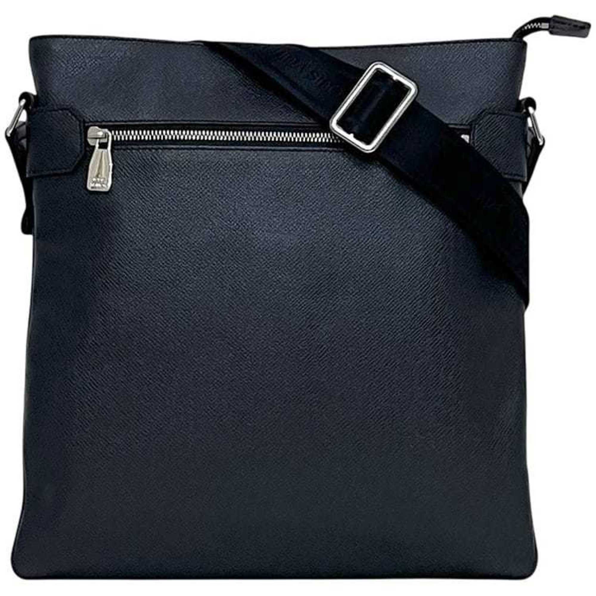Louis Vuitton Taiga Boreal Navy Taiga Leather Shoulder Bag (Pre-Owned)
