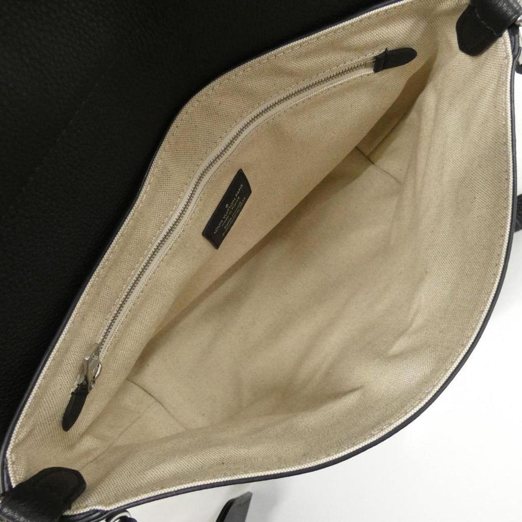 Louis Vuitton Black Shoulder Bag (Pre-Owned)