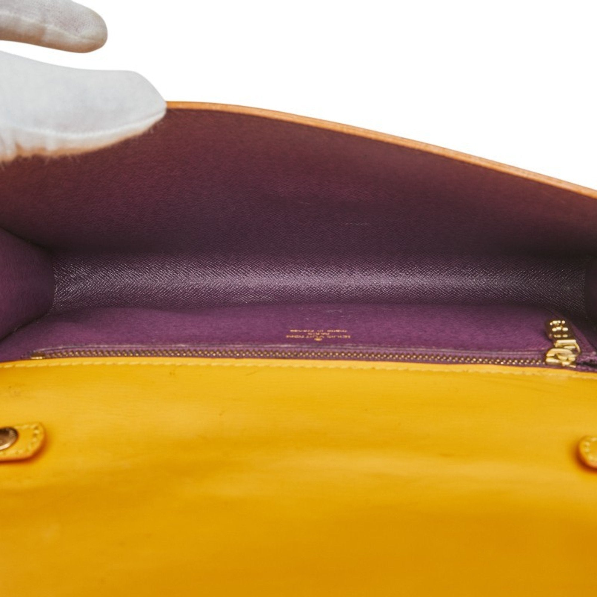 Louis Vuitton Yellow Leather Shoulder Bag (Pre-Owned)