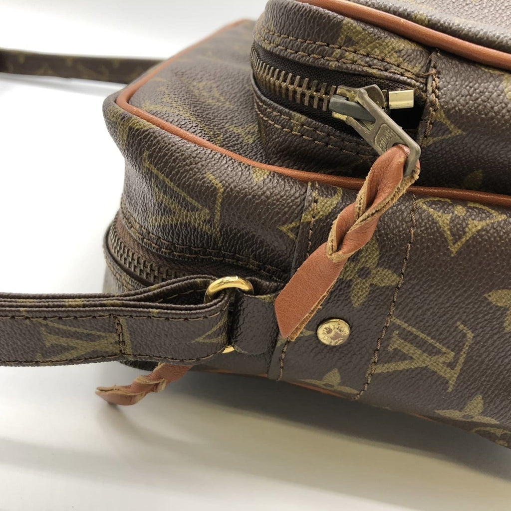 Louis Vuitton Brown Monogram Canvas Shoulder Bag (Pre-Owned)