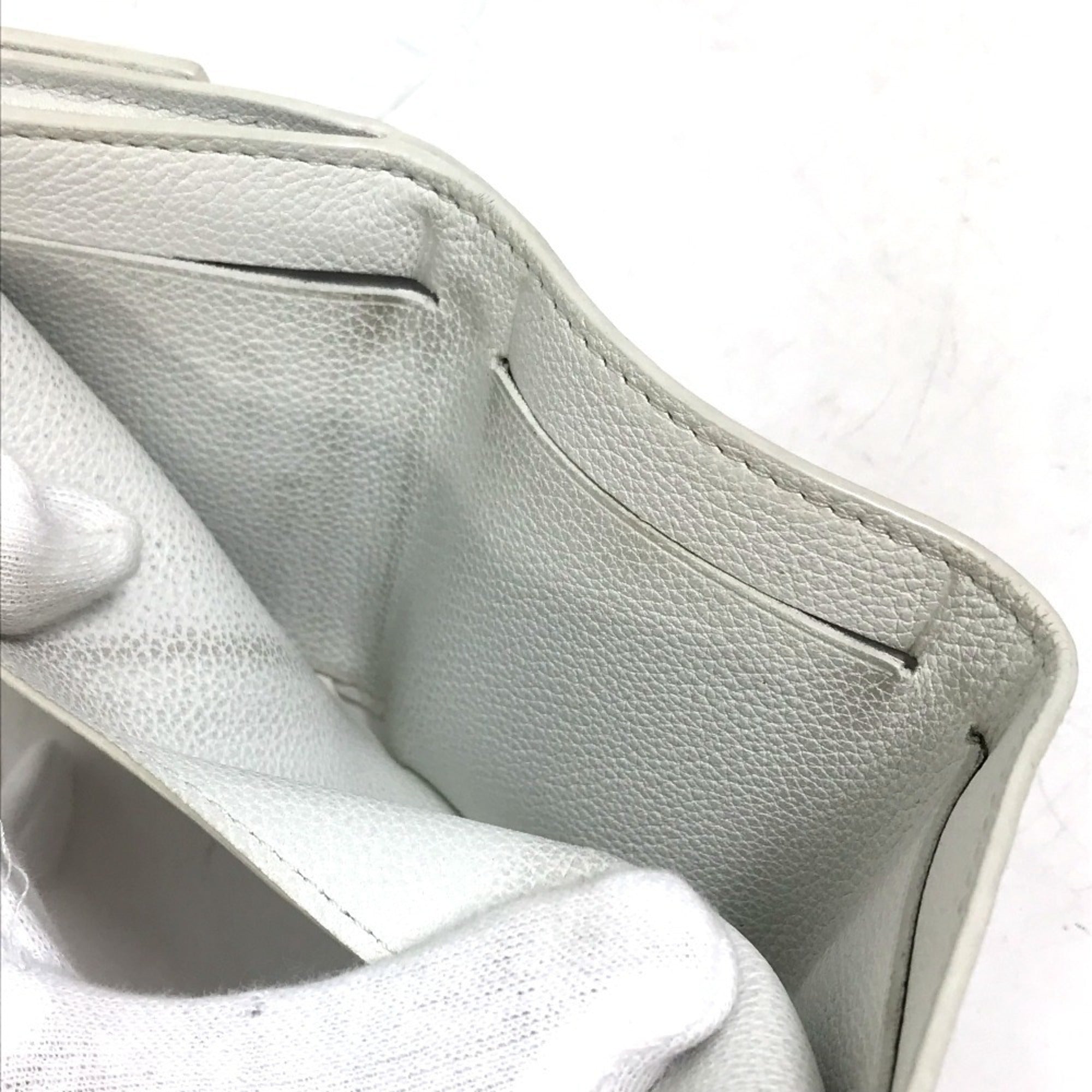 Louis Vuitton White Leather Wallet (Tri-Fold) (Pre-Owned)