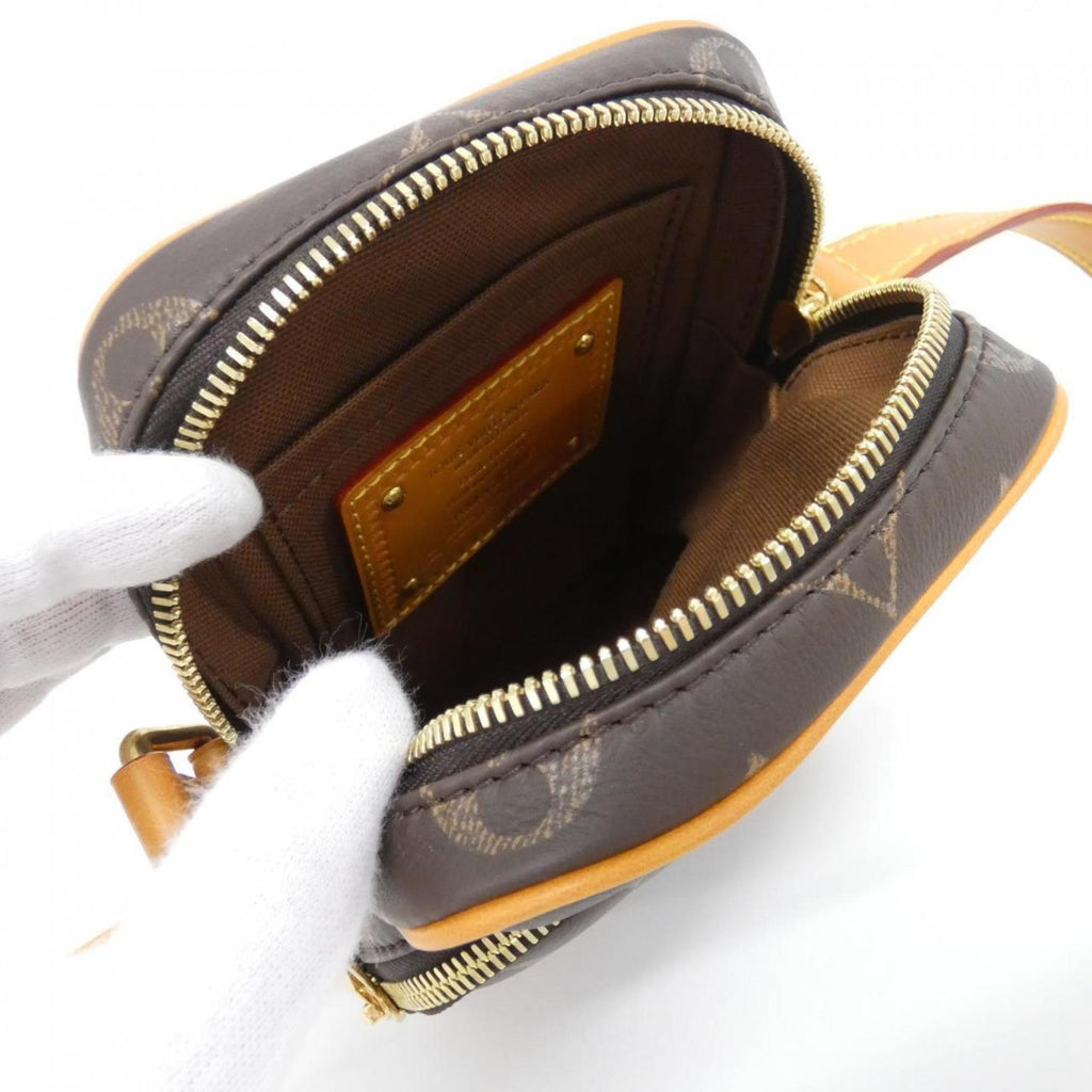 Louis Vuitton Marron Leather Shoulder Bag (Pre-Owned)