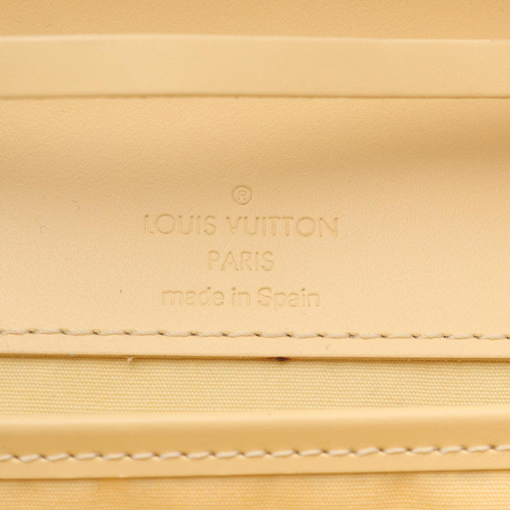 Louis Vuitton Ivory Leather Shoulder Bag (Pre-Owned)