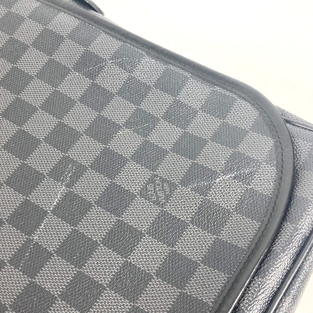 Louis Vuitton Damier Graphite Black Damier Graphite Messenger Bag Shoulder Bag (Pre-Owned)