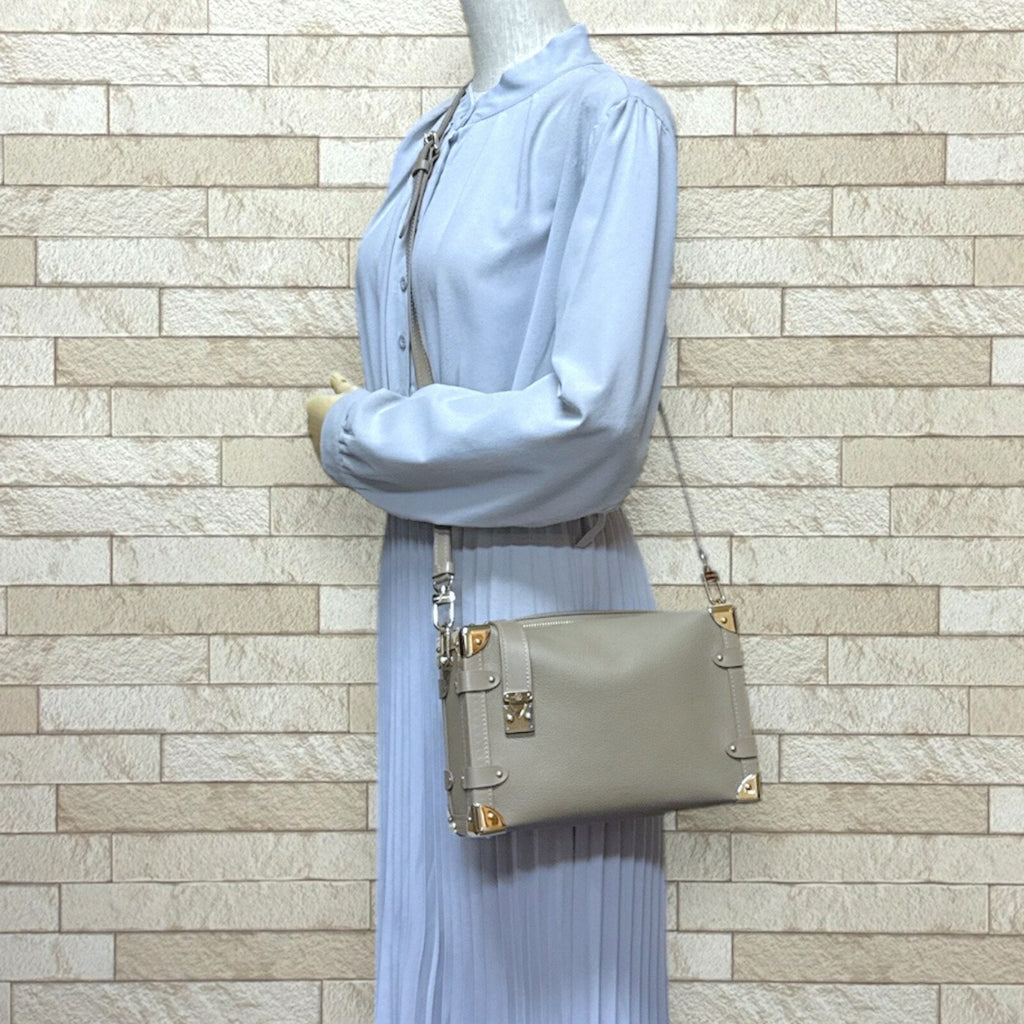 Louis Vuitton Beige Taupe Leather Shoulder Bag (Pre-Owned)