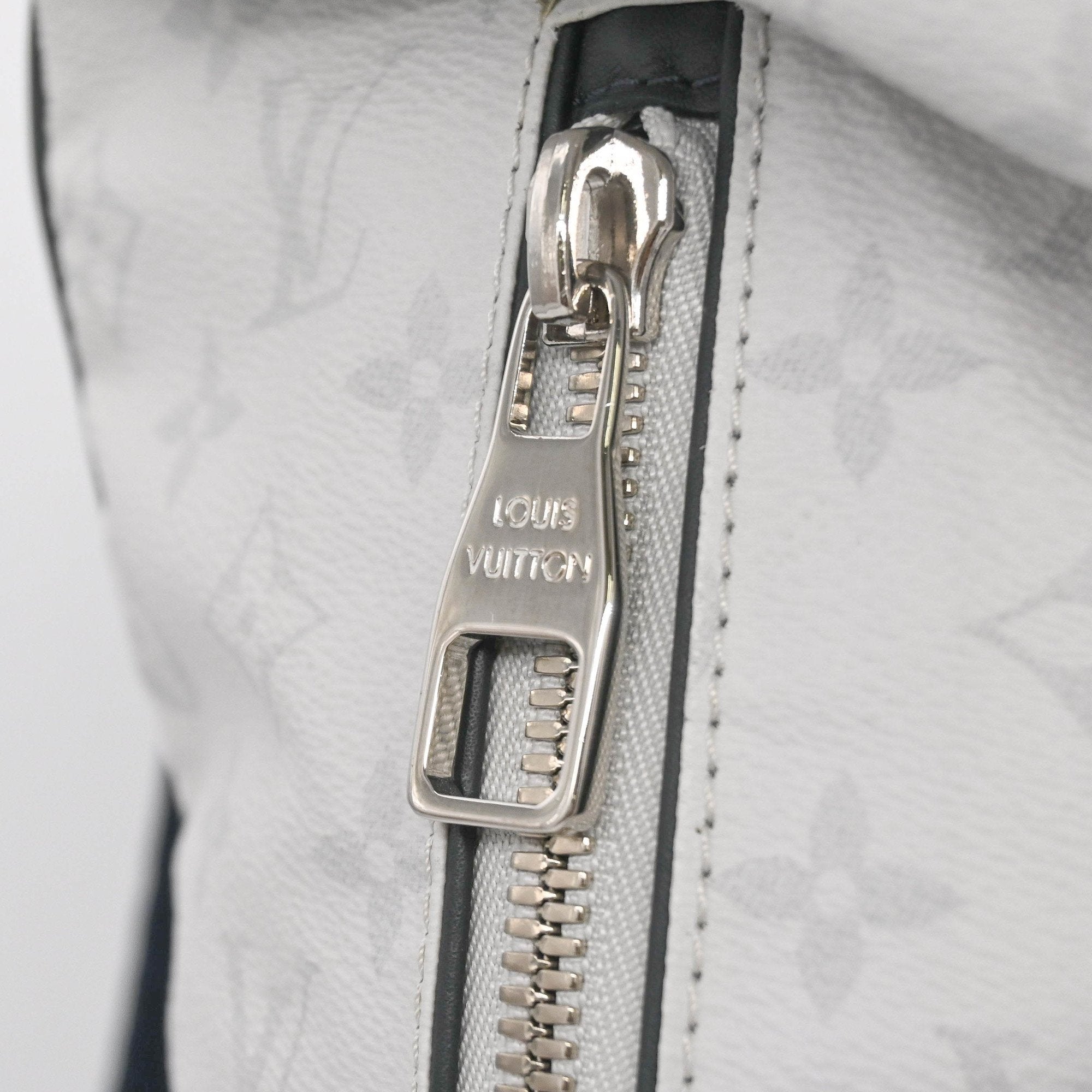 Louis Vuitton Navy White Canvas Backpack (Pre-Owned)