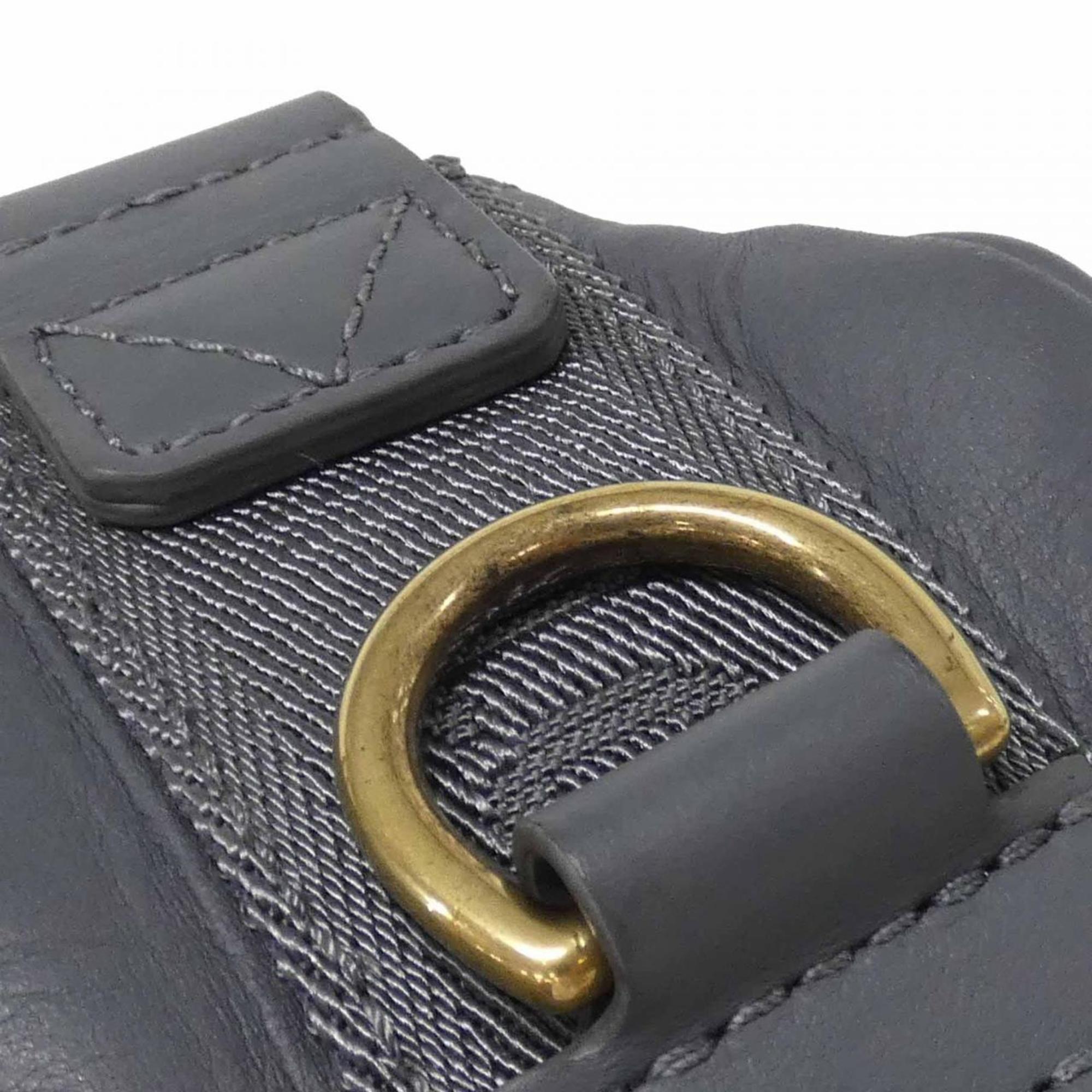 Louis Vuitton Matte Gold Leather Shoulder Bag (Pre-Owned)