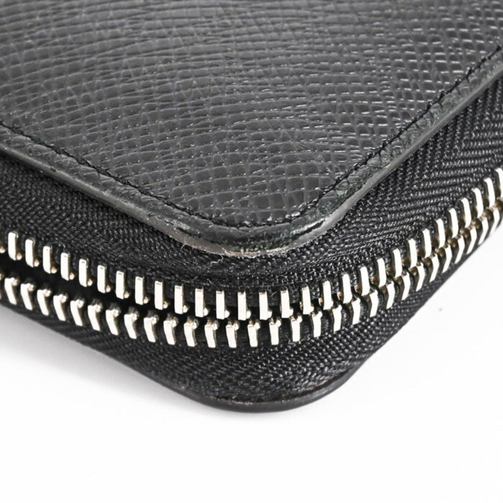 Louis Vuitton Black Taiga Leather Wallet (Tri-Fold) (Pre-Owned)
