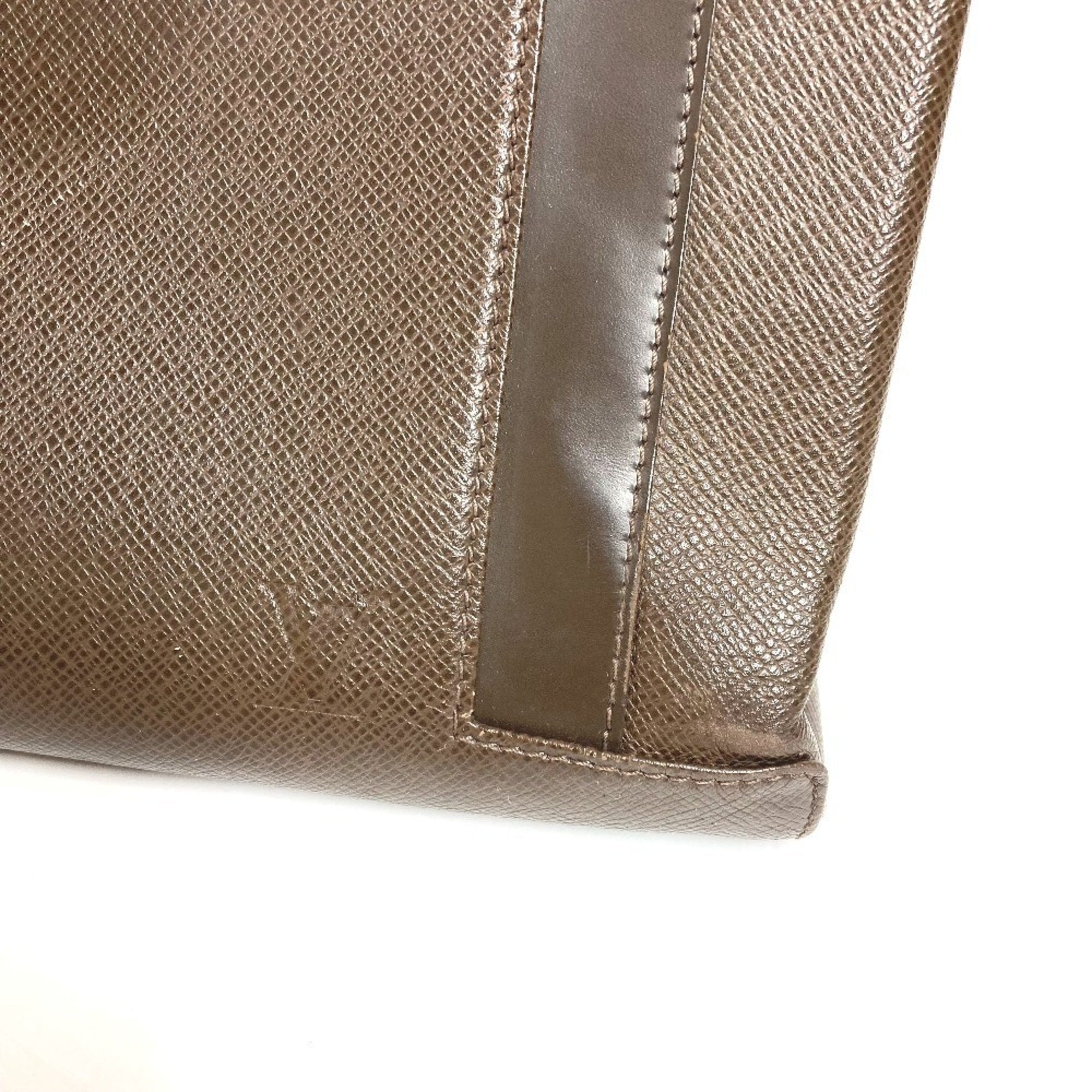 Louis Vuitton Brown Grizzly Taiga Leather Handbag Tote Bag (Pre-Owned)