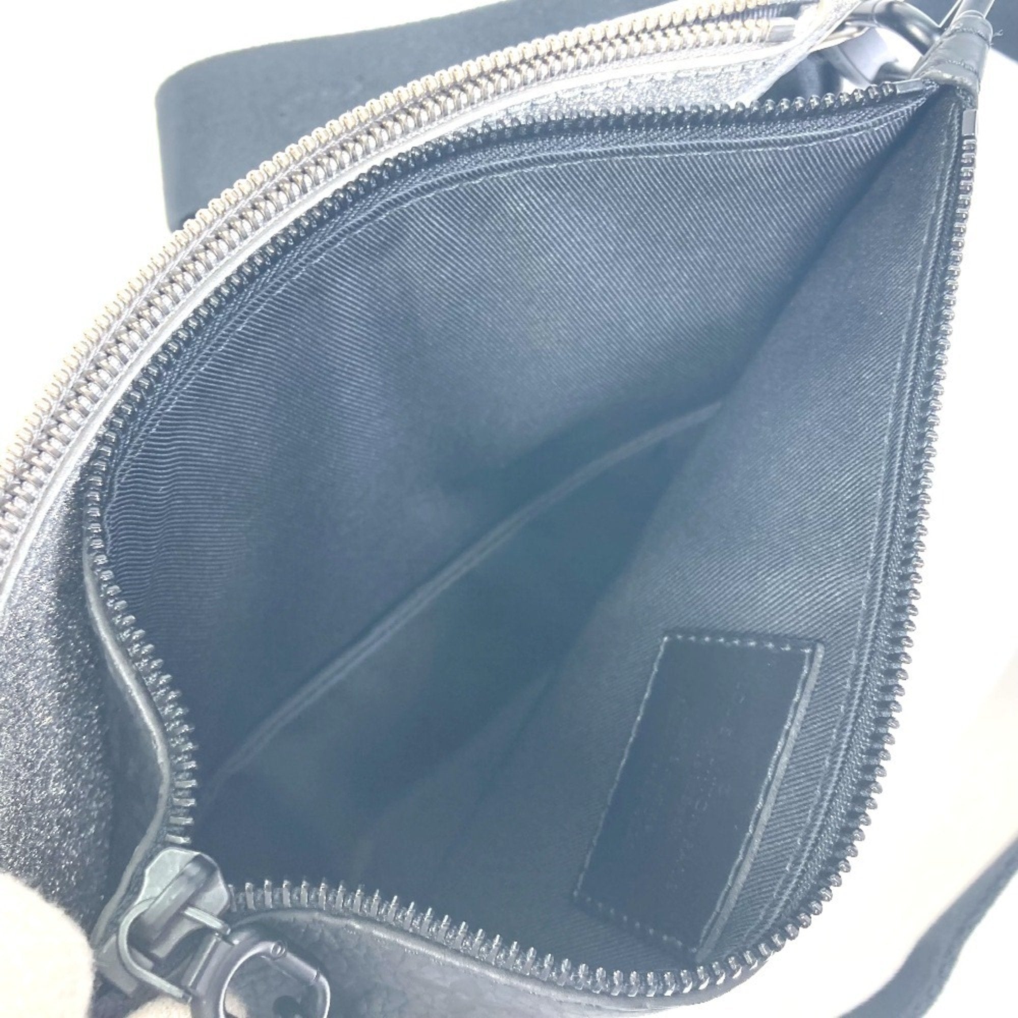 Louis Vuitton Black Silver Leather Shoulder Bag (Pre-Owned)