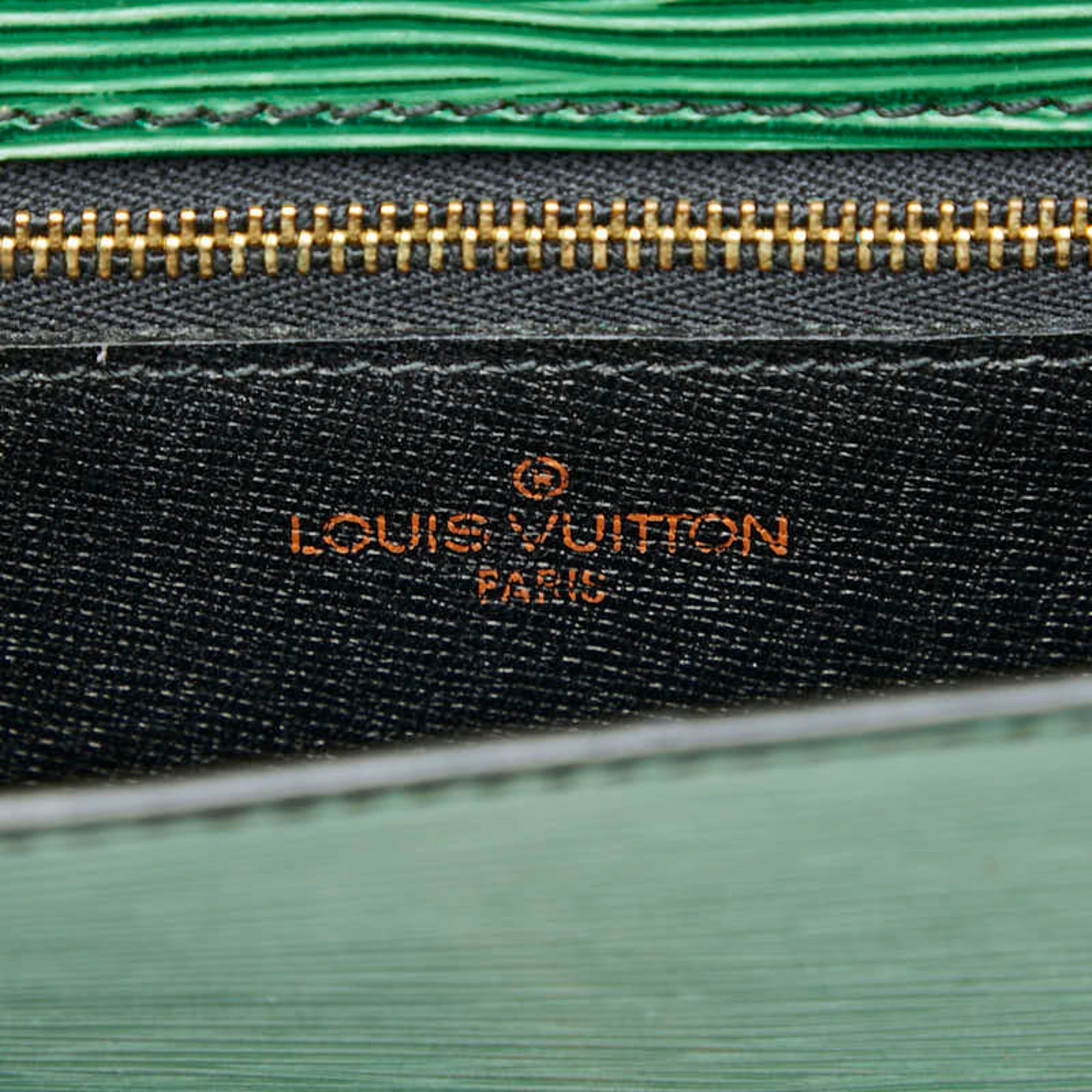 Louis Vuitton Borneo Green Leather Shoulder Bag (Pre-Owned)