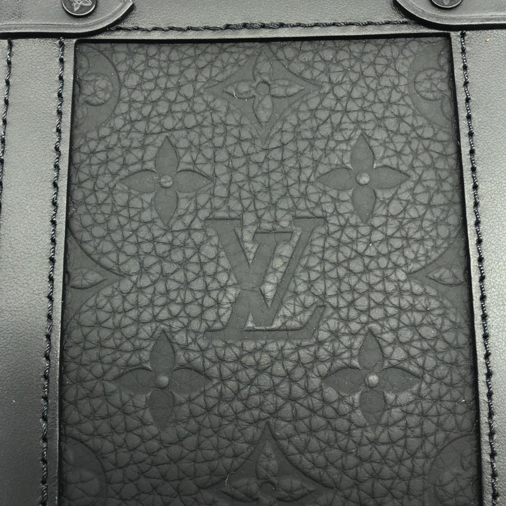 Louis Vuitton Black Leather Shoulder Bag (Pre-Owned)