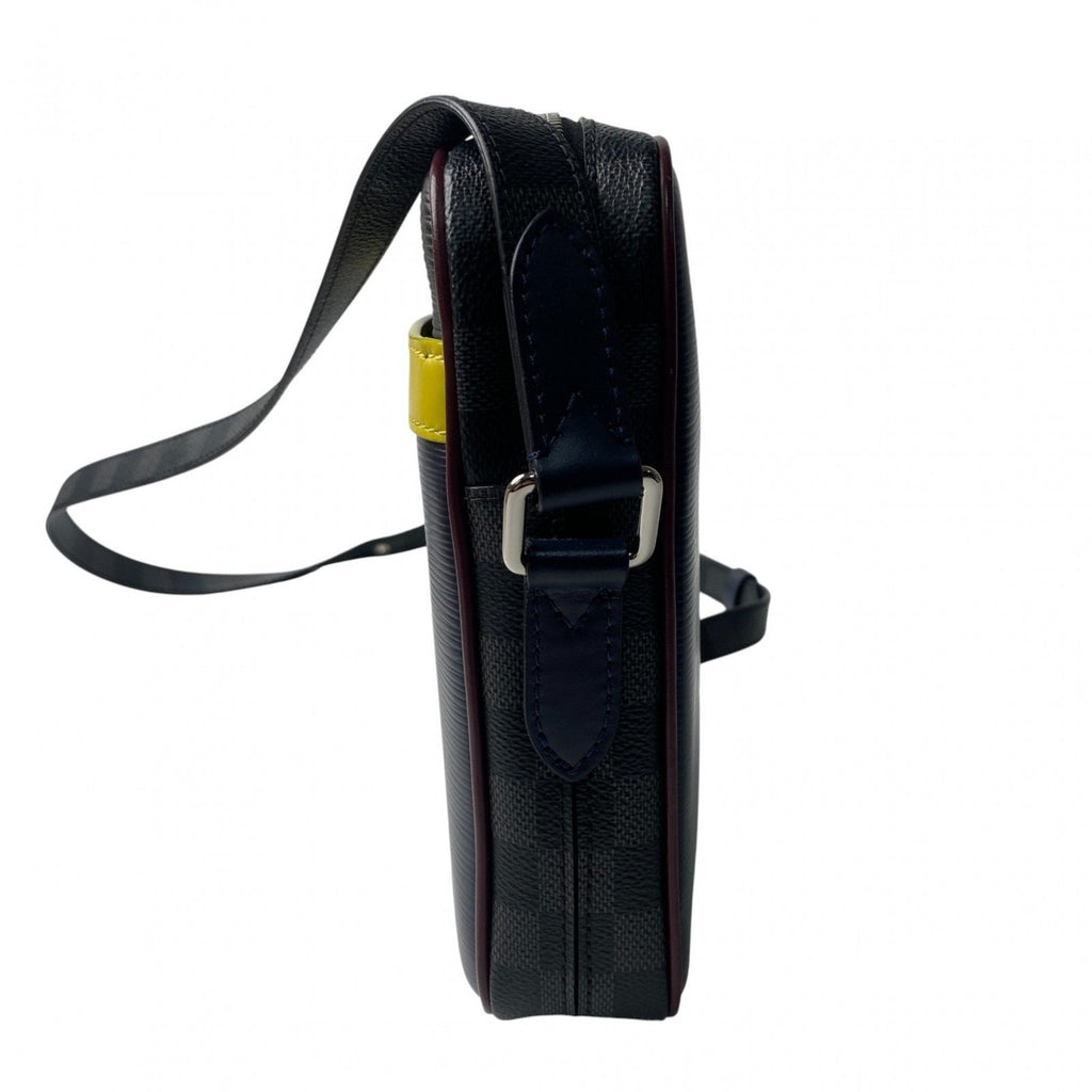 Louis Vuitton Multi-Color Leather Pochette Shoulder Bag (Pre-Owned)